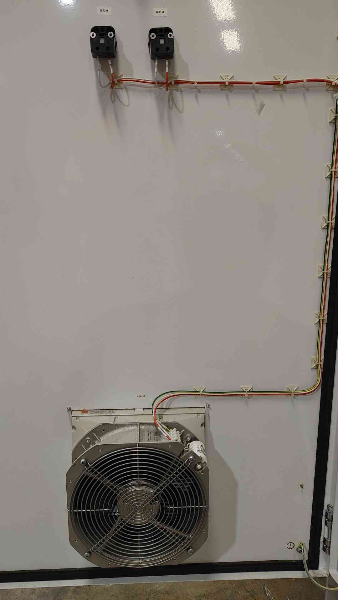 Allen Bradley PowerFlex 753 VFD Panel 125HP 480V 20F1AND156JA0NNNNN Drive Enclosure