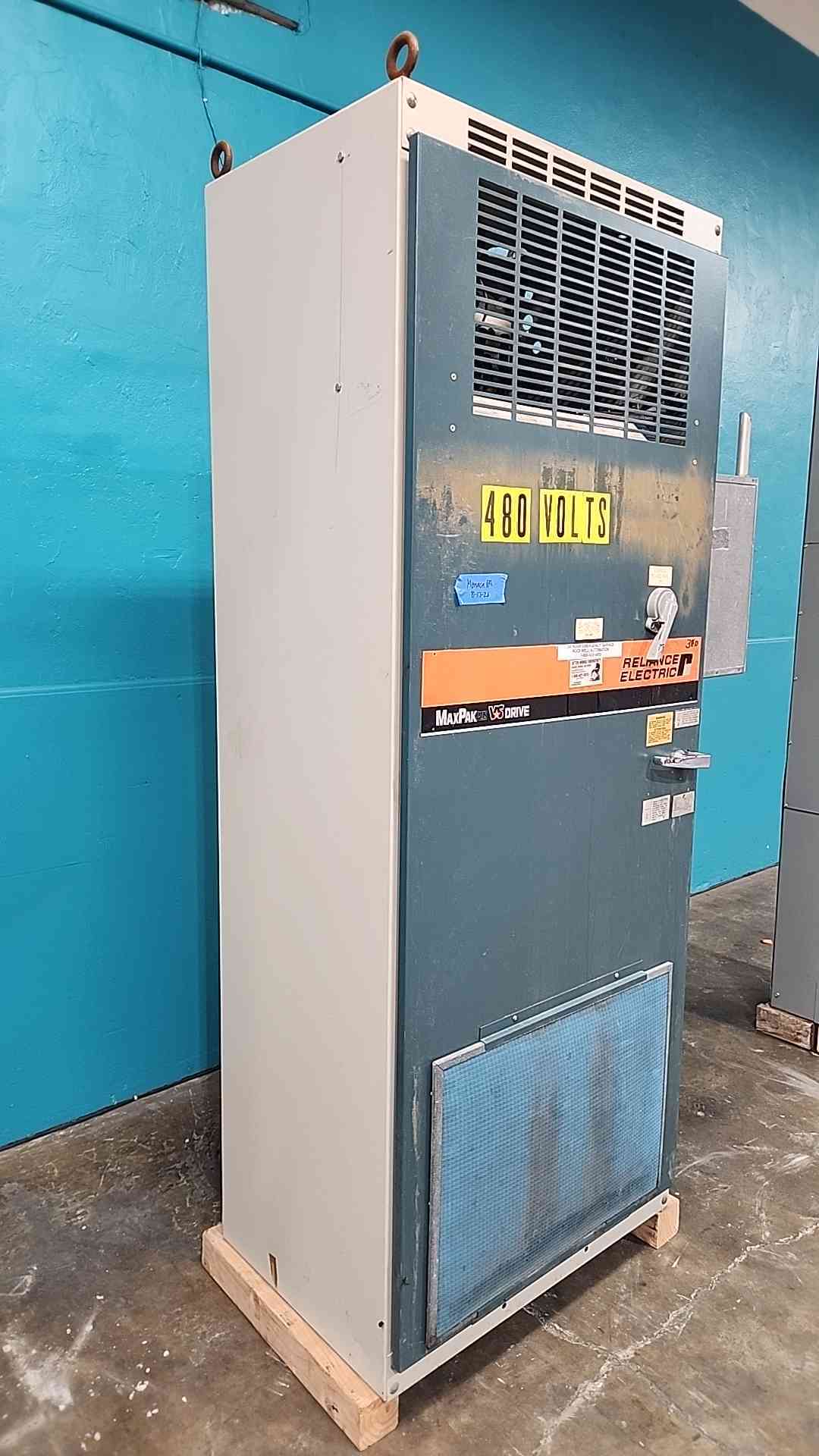 Reliance Electric MaxPak Plus VS Drive Cabinet 400HP 460V 500V DC 1GA693953