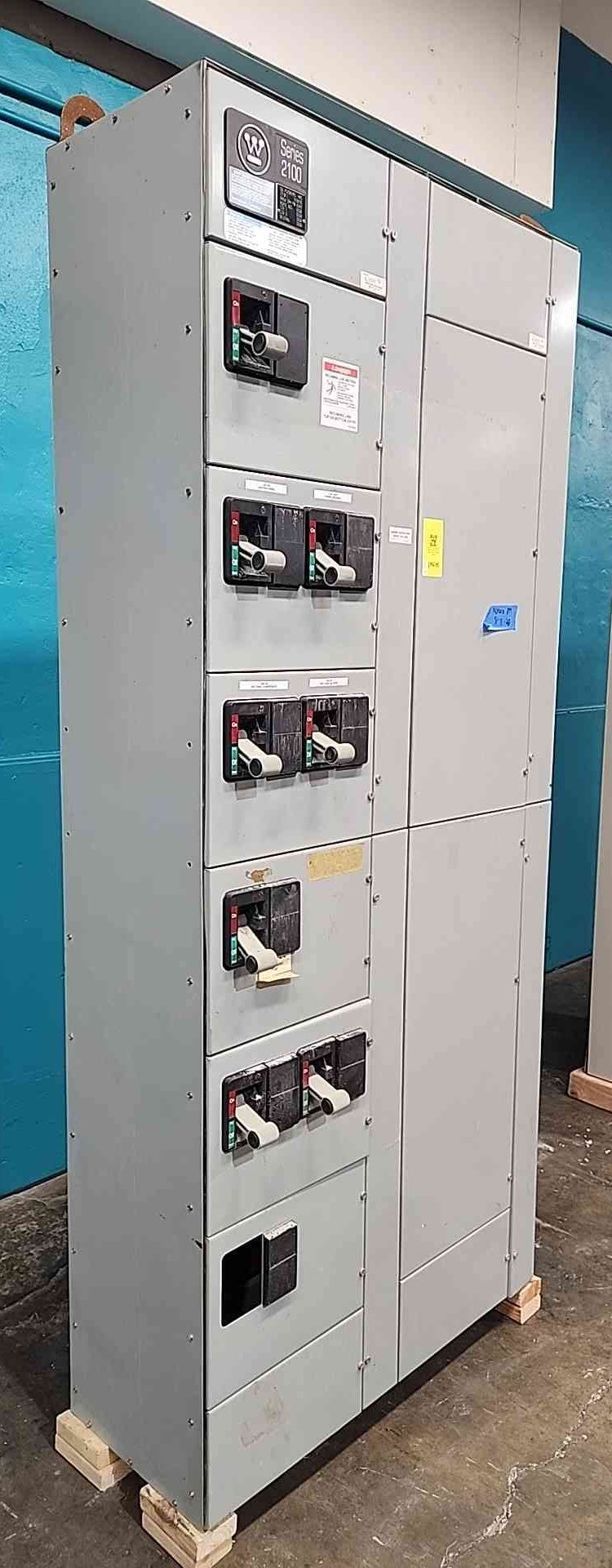 Westinghouse Series 2100 MCC 2 Structure 480V 600A Bus Motor Control Center