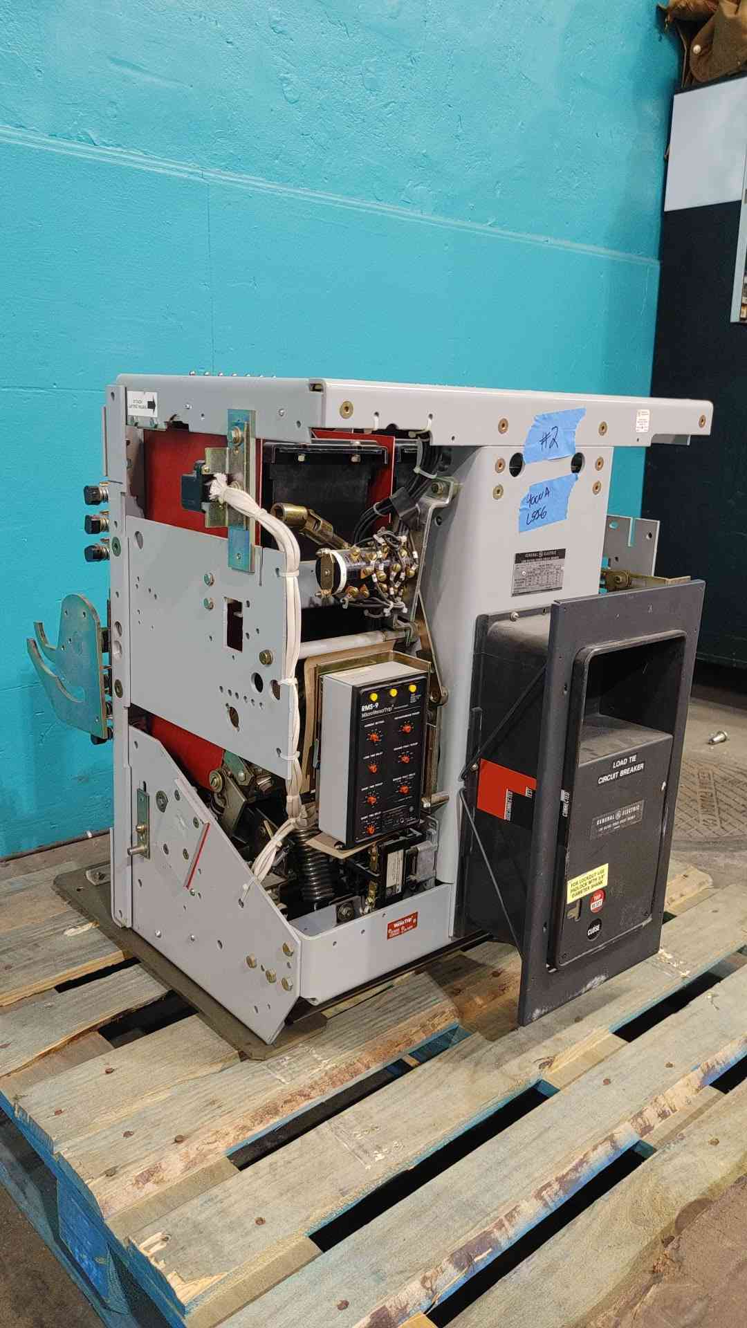 GE AKR-7D-100-1 4000A Drawout Power Circuit Breaker 635V RMS-9 MicroVersaTrip