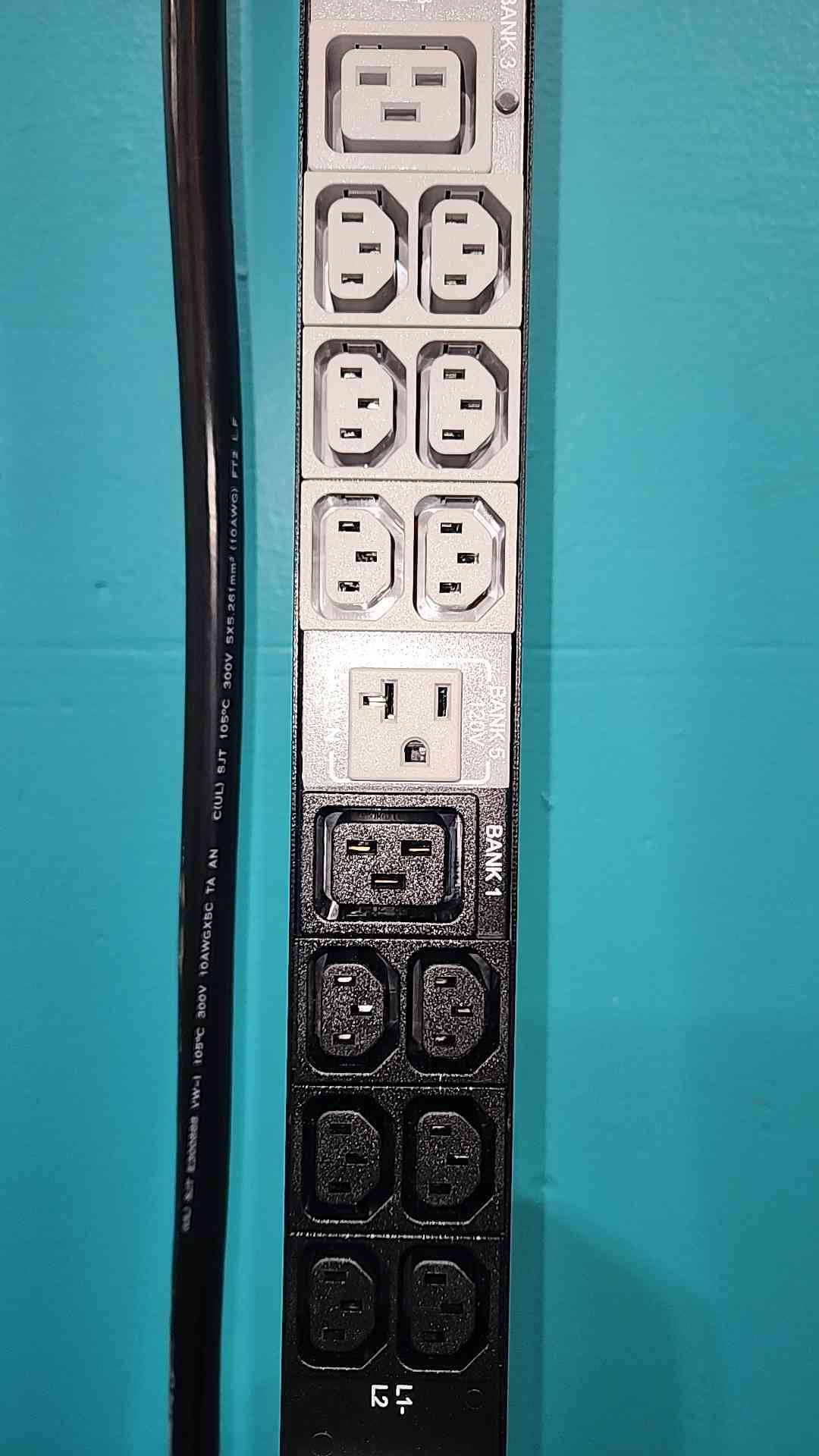 Tripp Lite PDU3VN6L2130 208V 3PH Monitored 0U Rack PDU L21-30P C13 C19 5-15/20R