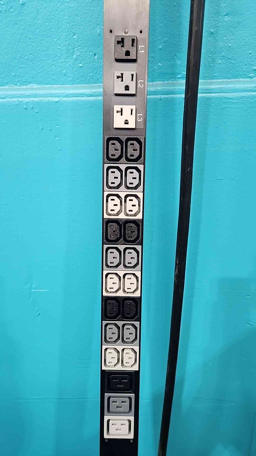Tripp Lite PDU3MV6L2130 208V 3PH Metered 0U Rack PDU L21-30P C13 C19 5-15/20R