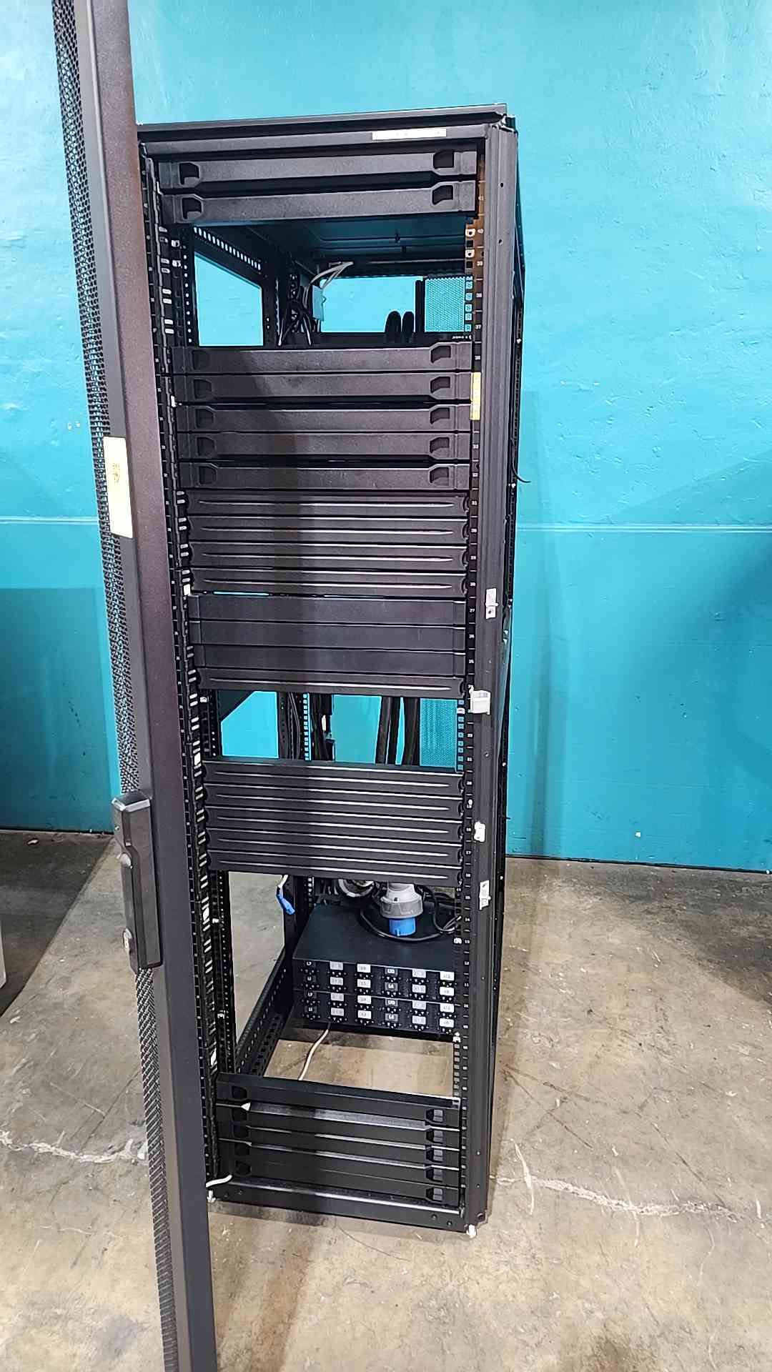 HP Non-Enclosed Server Rack ASSY, RACK 642, 1200MM Shock, Intigent (SKU: 115285)