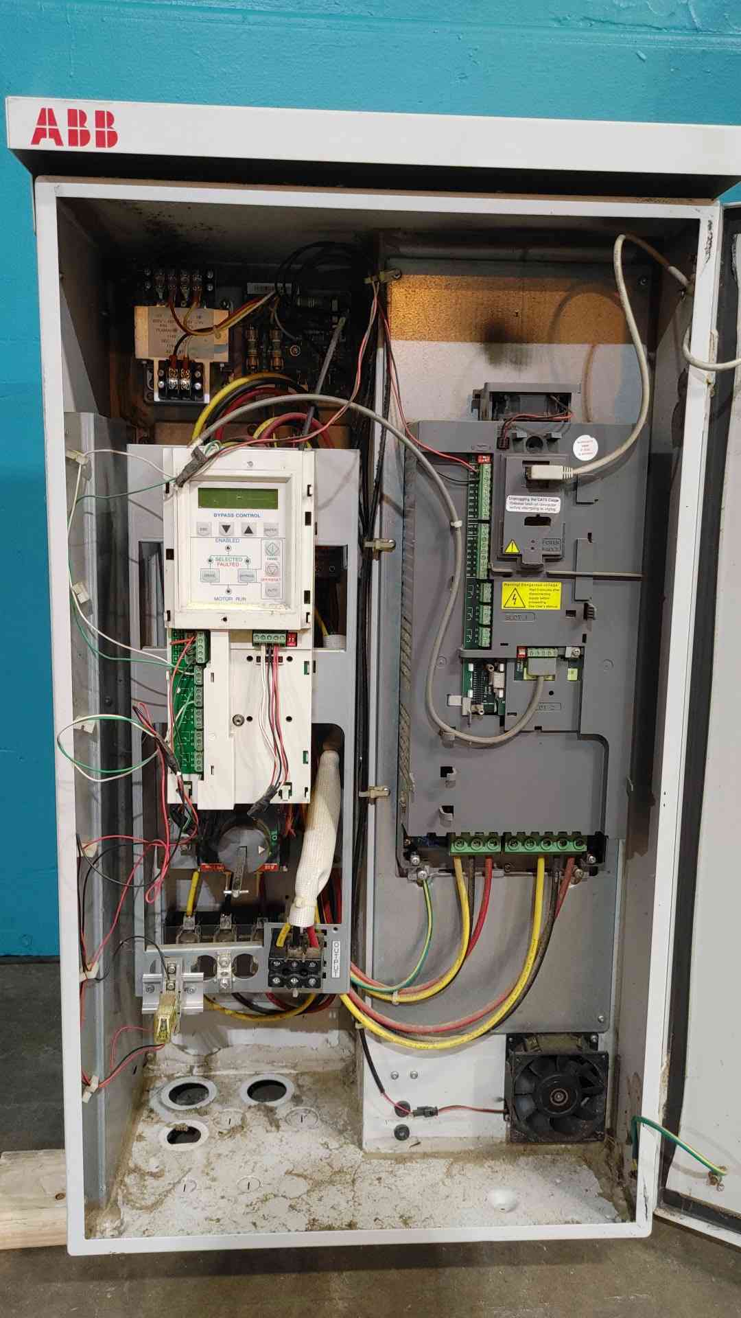 ABB ACH550-BCR-031A-4 20 HP VFD Drive 480V 31A Contactor Bypass NEMA 12 Enclosure