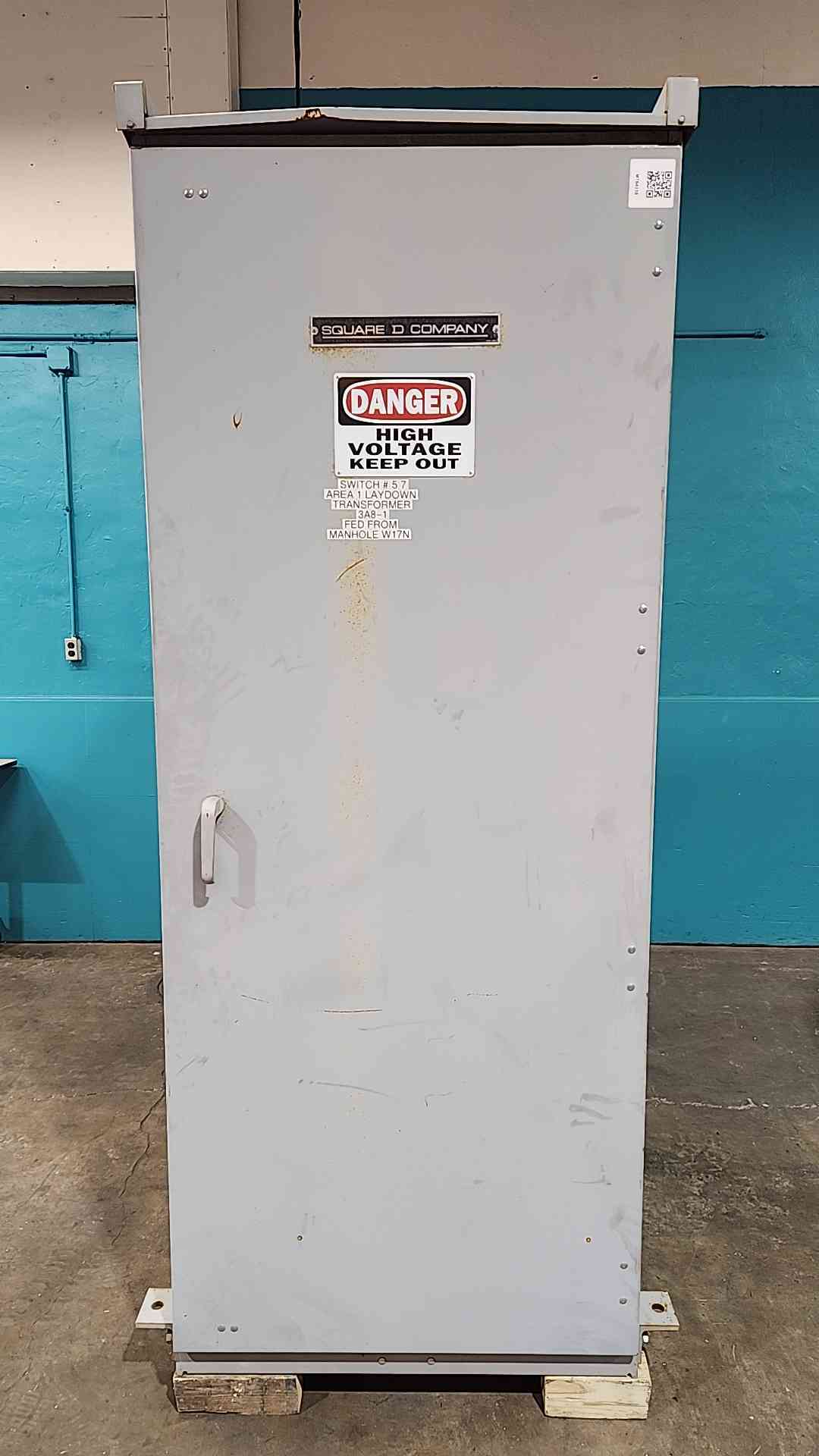 Square D HVL315DEW1 15kV 600A Load Interrupter Switchgear HVL 15 kV Switch