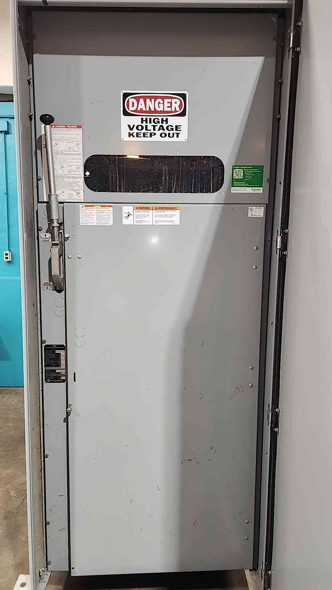Square D HVL315DEW1 15kV 600A Load Interrupter Switchgear HVL 15 kV Switch