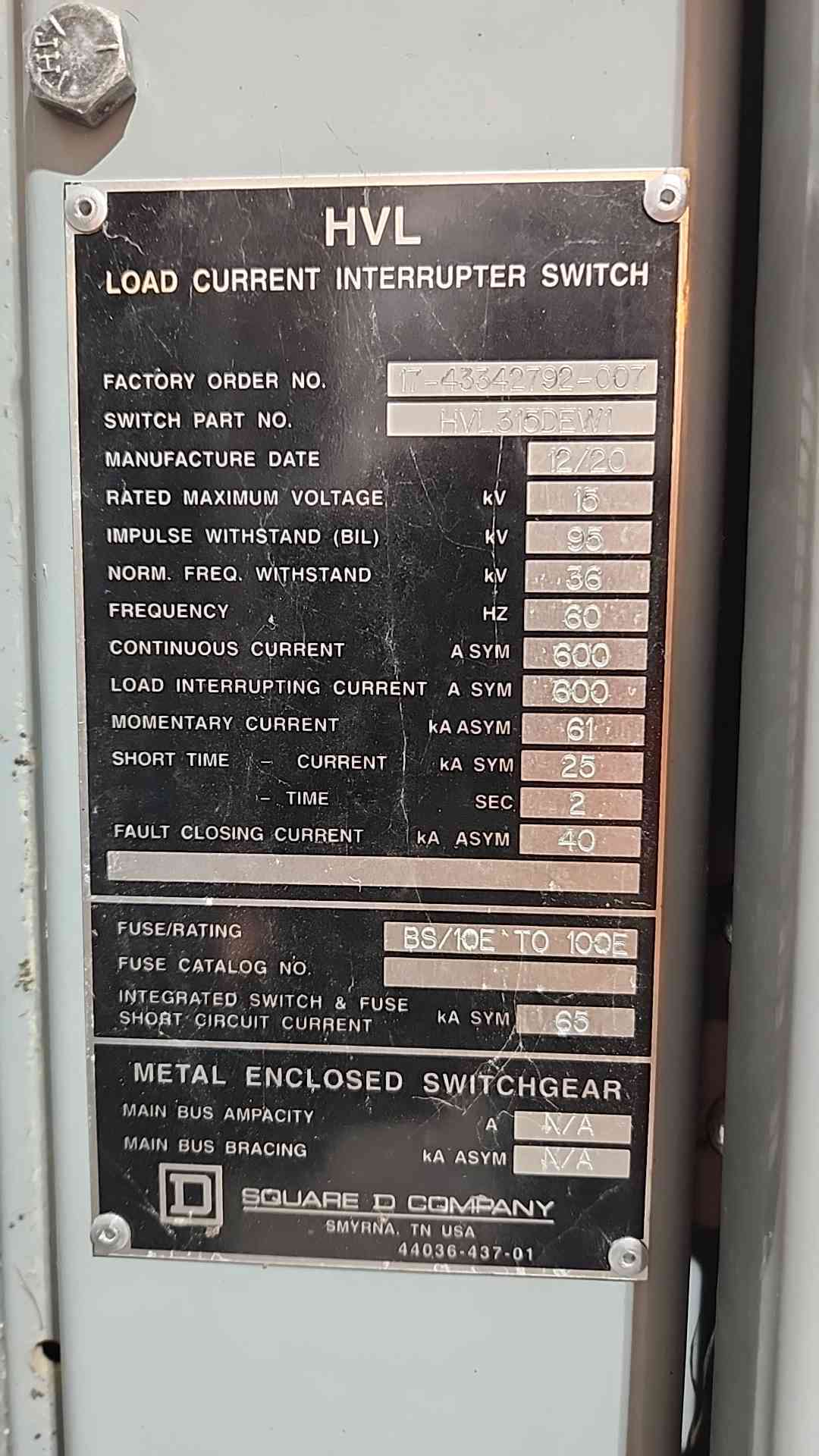 Square D HVL315DEW1 15kV 600A Load Interrupter Switchgear HVL 15 kV Switch