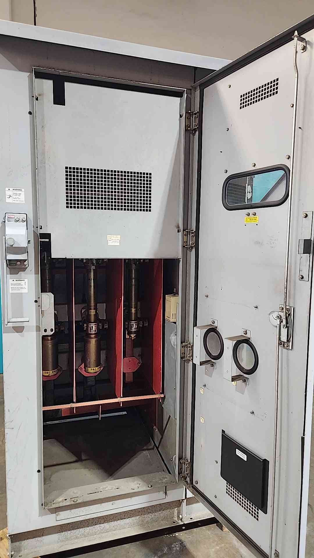 Siemens 15kV 600A Type QR Metal Enclosed Outdoor Switchgear 15 kV MV021054270