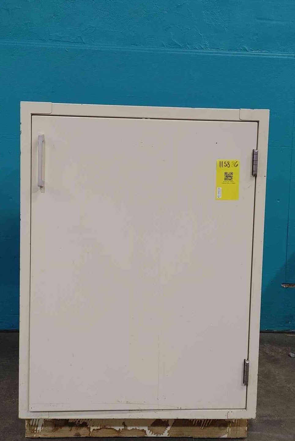 24" Steel Laboratory Base Cabinet White Sitting Height Lab Casework Single Door