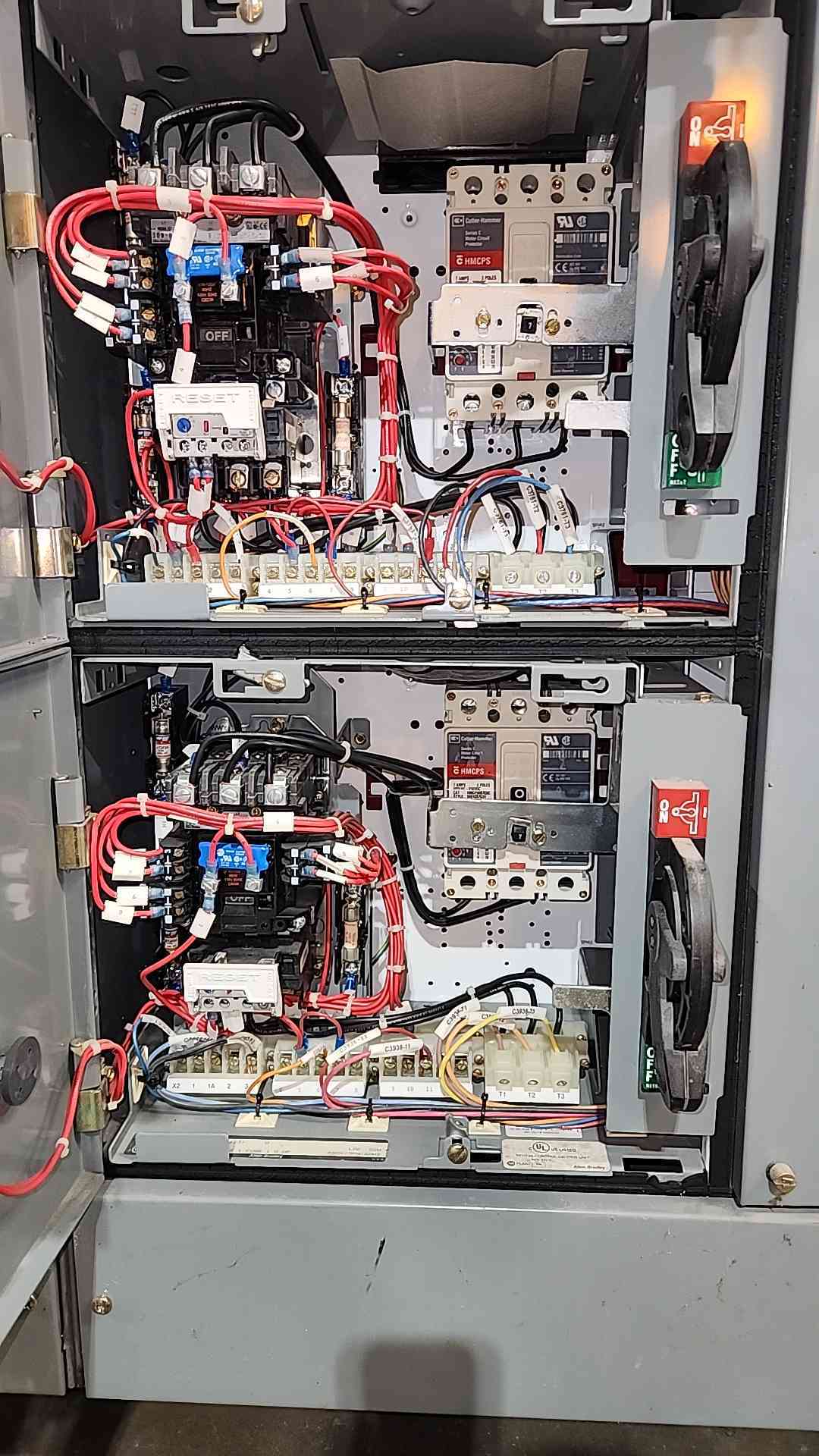 Allen-Bradley Centerline 2100 MCC 800A 600V 3PH 3-Section Lineup W/ Breakers