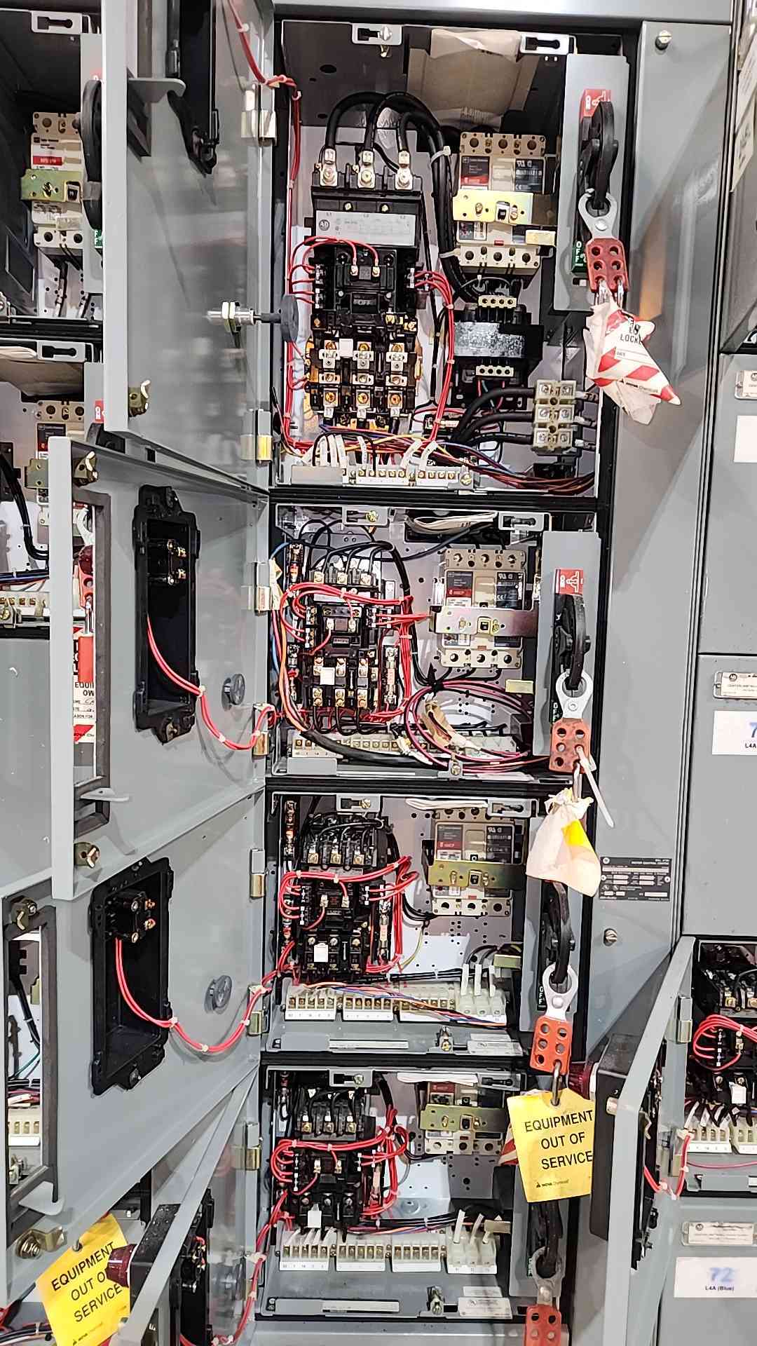 Allen Bradley Centerline 2100 MCC Motor Control Center 3 Section 800A Cutler-Hammer