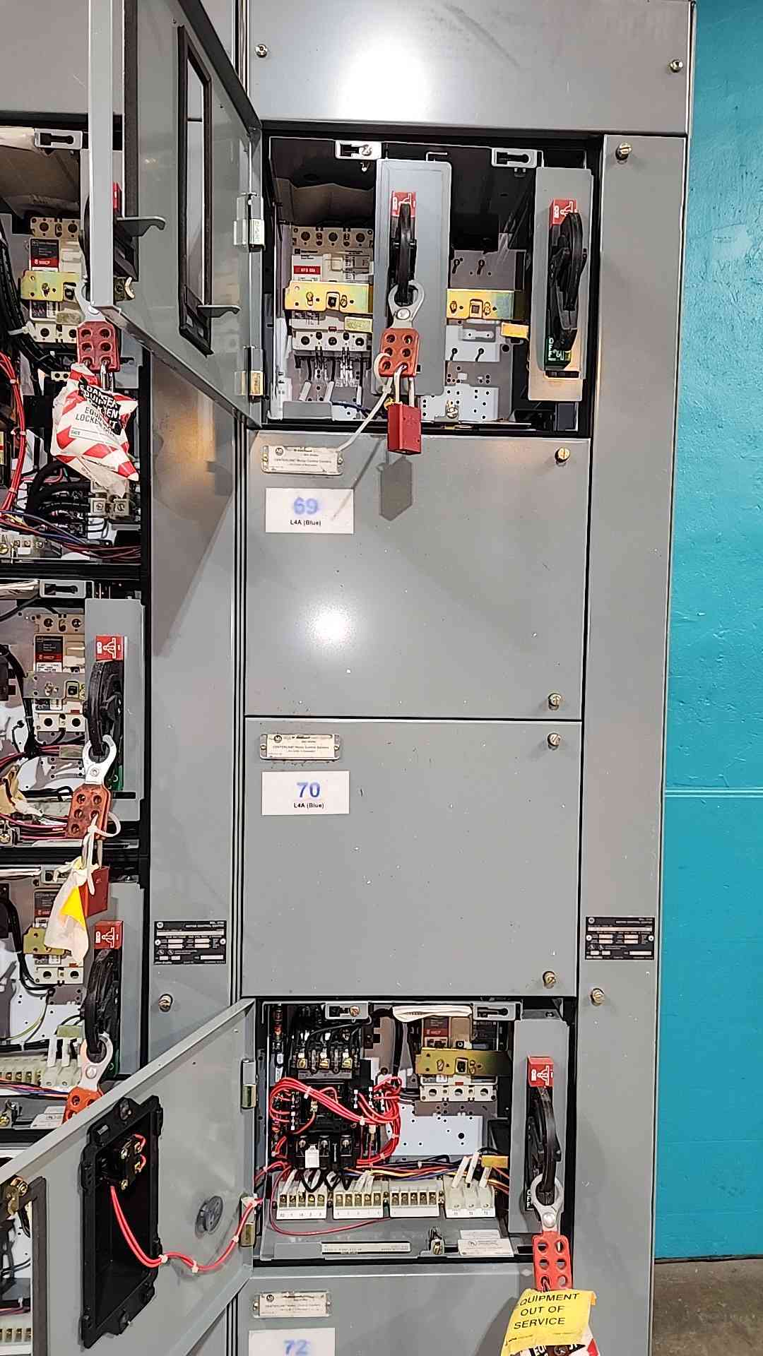 Allen Bradley Centerline 2100 MCC Motor Control Center 3 Section 800A Cutler-Hammer