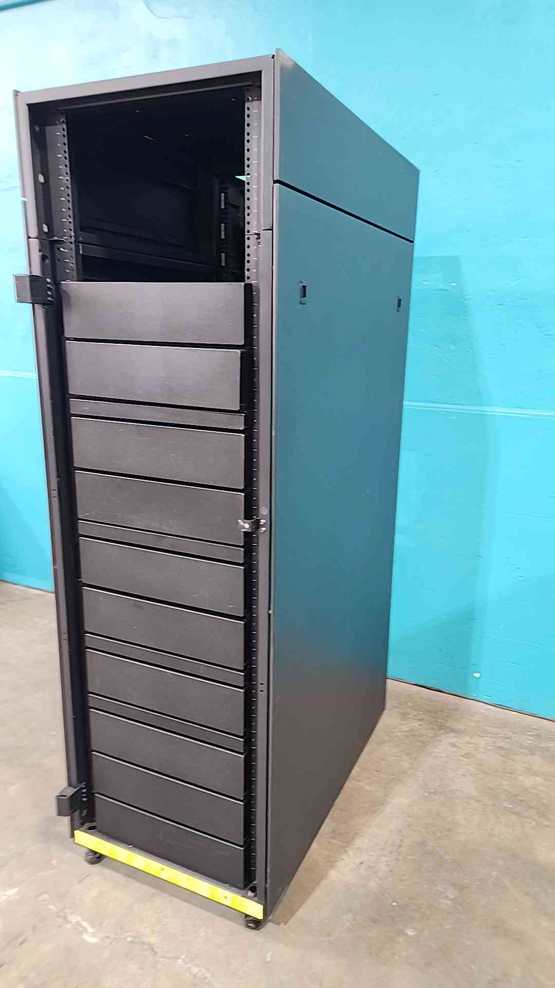 IBM 7014-T42 42U 19-Inch Server Rack Cabinet Enclosure Mesh Doors Castors T42