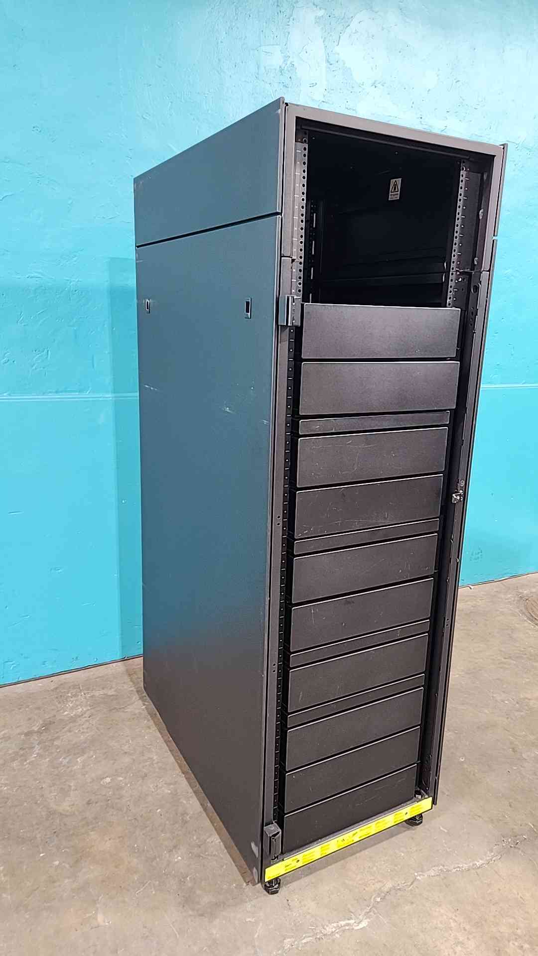 IBM 7014-T42 42U 19-Inch Server Rack Cabinet Enclosure Mesh Doors Castors T42