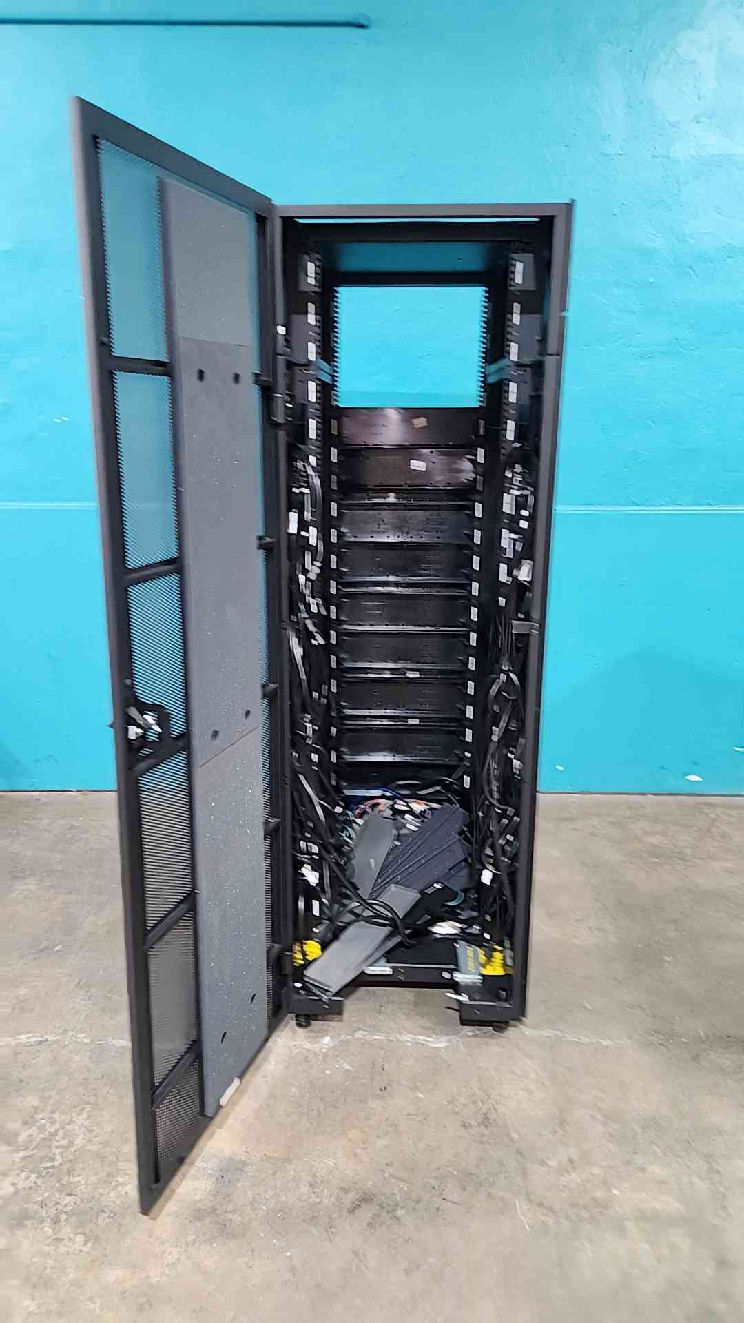 IBM 7014-T42 42U 19-Inch Server Rack Cabinet Enclosure Mesh Doors Castors T42