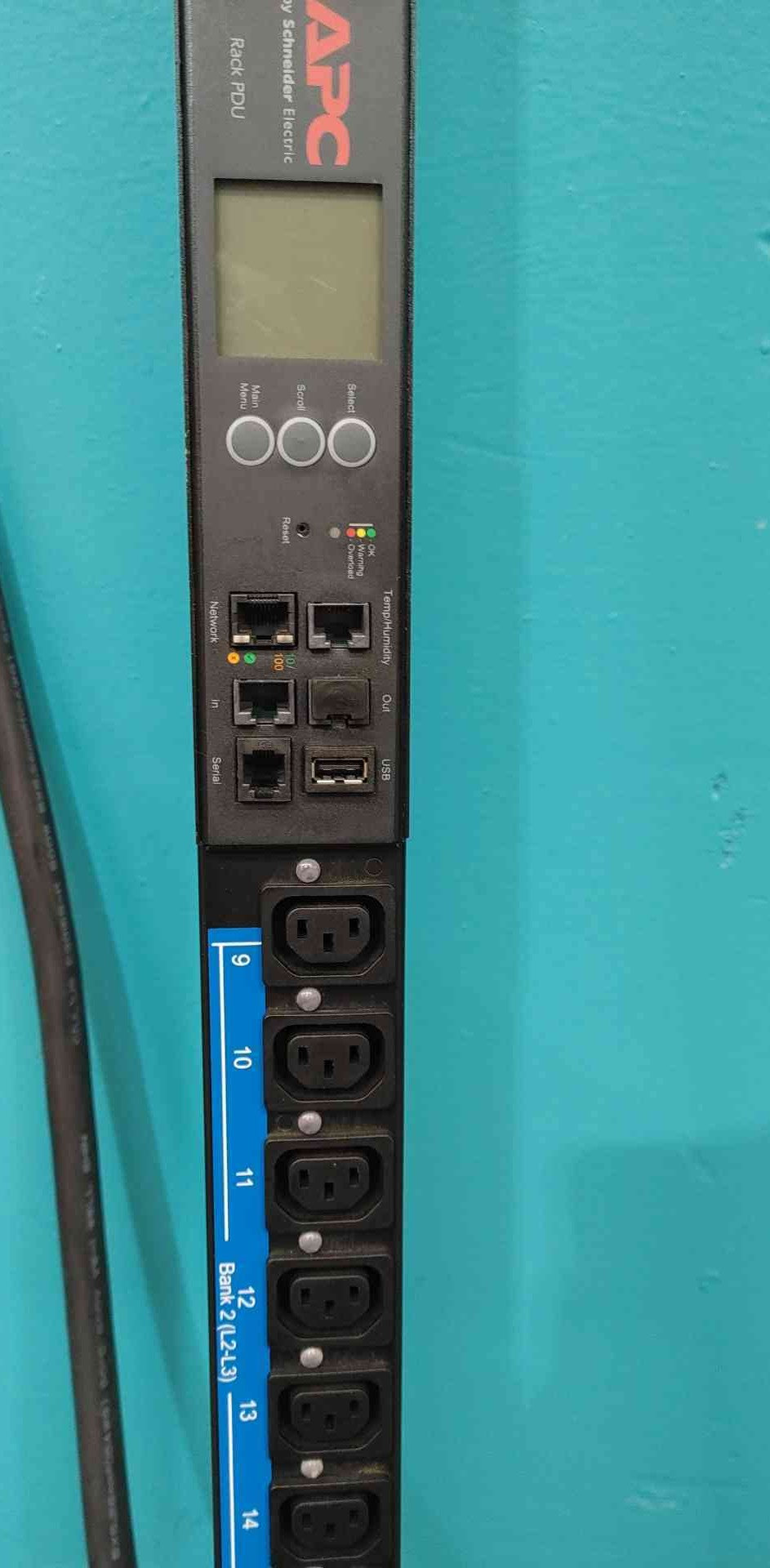 APC AP8865 Metered Rack PDU 0U 208V 3-Phase ZeroU IEC C13 C19 Server Power Strip