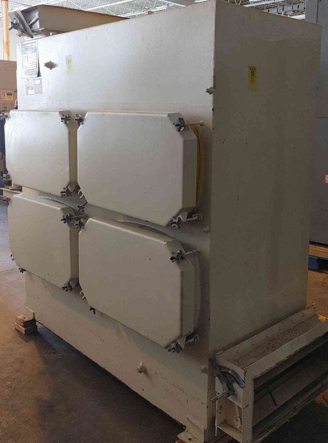 Barnebey Cheney C-22 Air Purification HEPA Carbon Filter Containment Housing 24x24