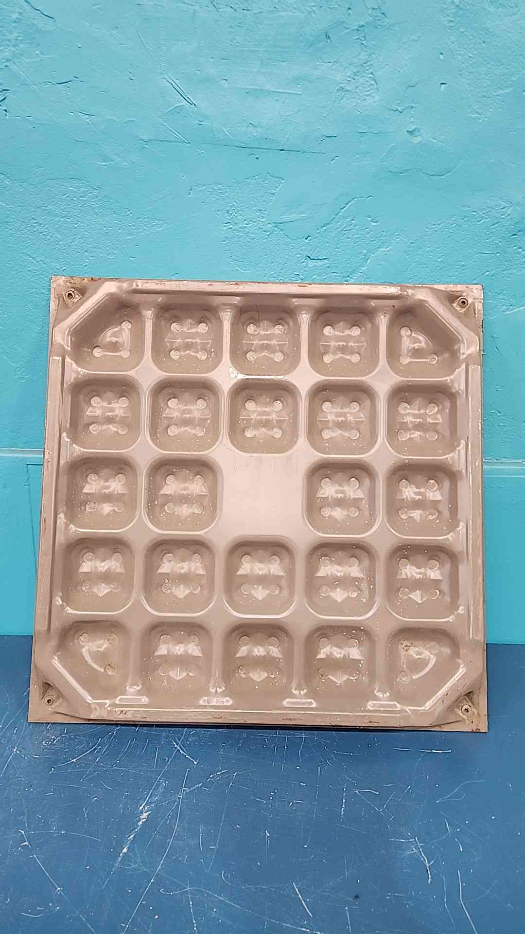 Tate ConCore 2000 CON2000DD Raised Access Floor Tile 24x24 HPL Server Computer