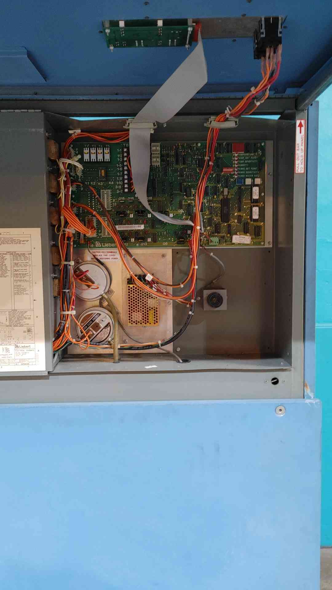Liebert FH529C 25-30 Ton Downflow Chilled Water CRAH CRAC Unit 460V 3Ph Data Center
