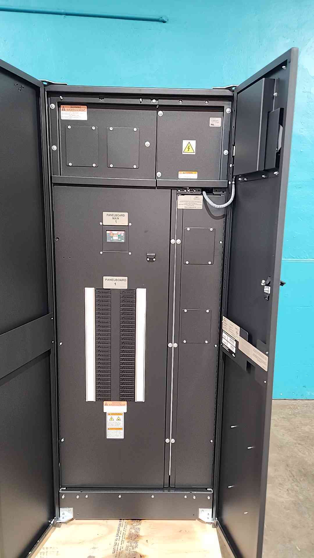 Liebert PPC 150kVA Data Center PDU 480V 208V PPA150C w/ EXC Side Panel Cabinet