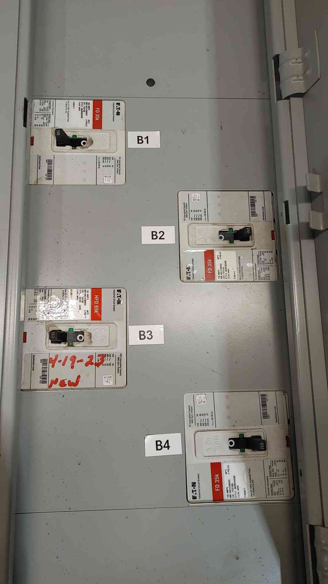 Eaton PRL3a Pow-R-Line Panelboard 600A 480Y/277V 3PH 4W EZB2072R 600 Amp Main