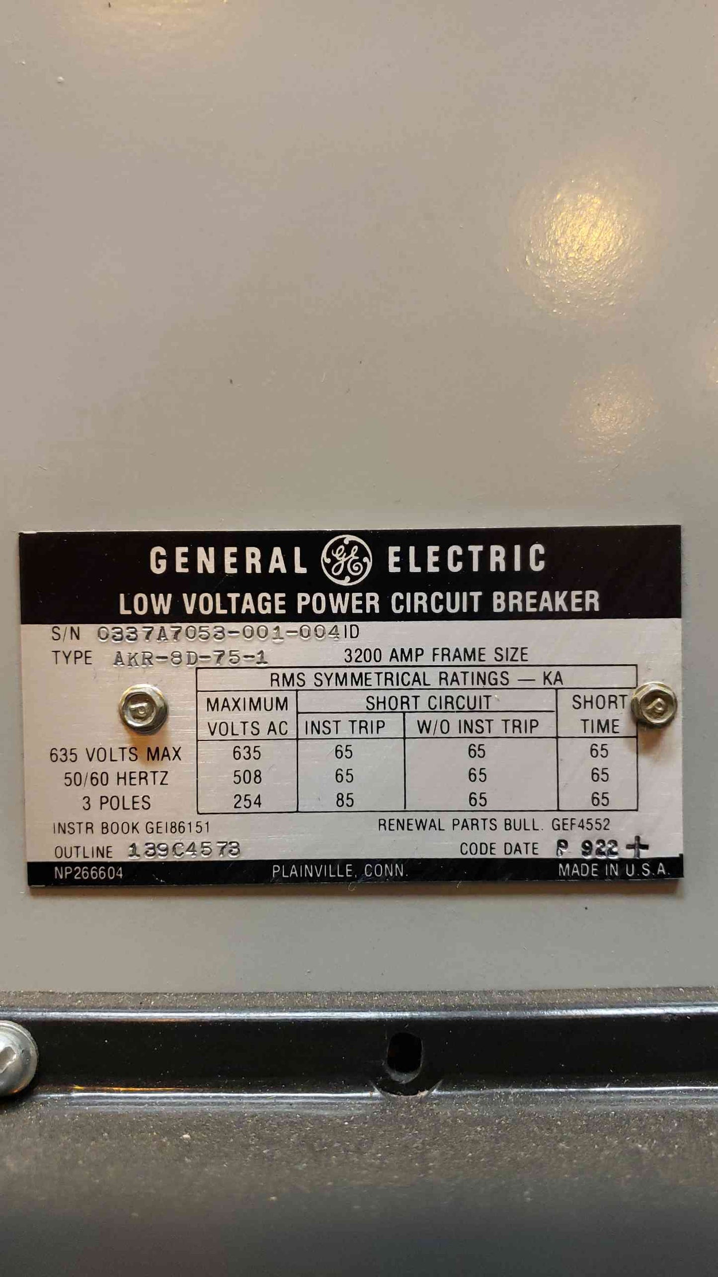 3200 GE Low Voltage Breaker AKR-8D-75-1 3200A MicroVersaTrip TR3253200 (SKU:14492AA)