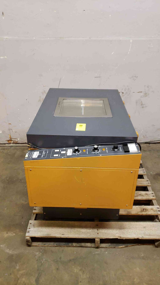 New Brunswick 115V 1PH 10A Controlled Environment Incubator Shaker G-25 (SKU: 108007)