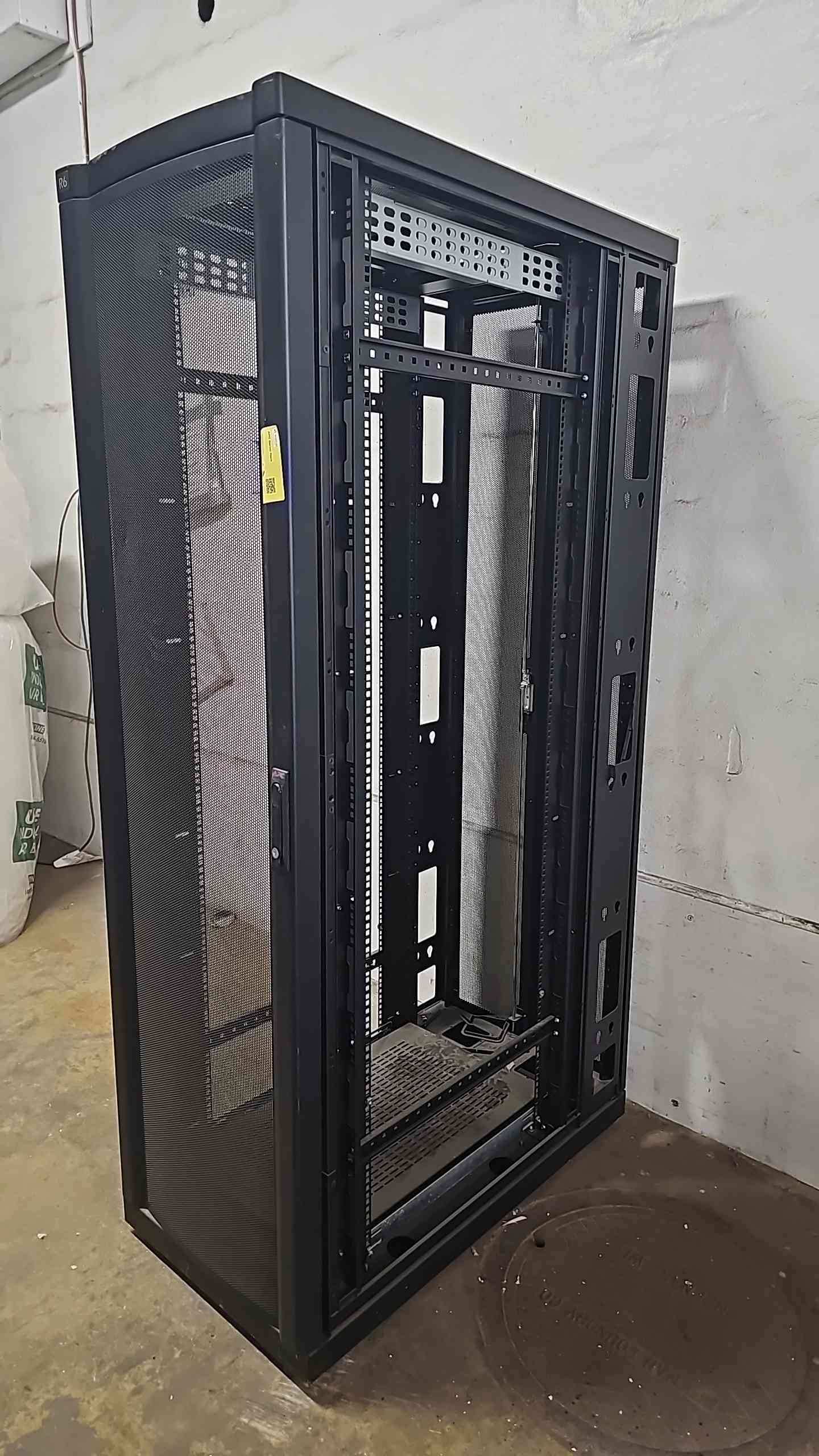 42U APC Server Rack Doors & Wheel (S6LLST2103)