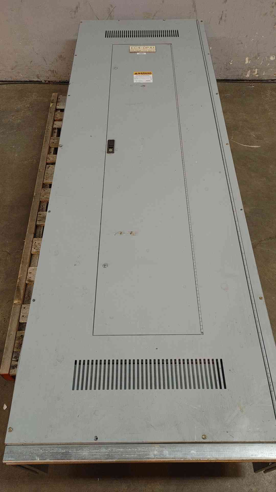 GE Spectra Series 600A 480V 3PH Panelboard (SKU: 109915)