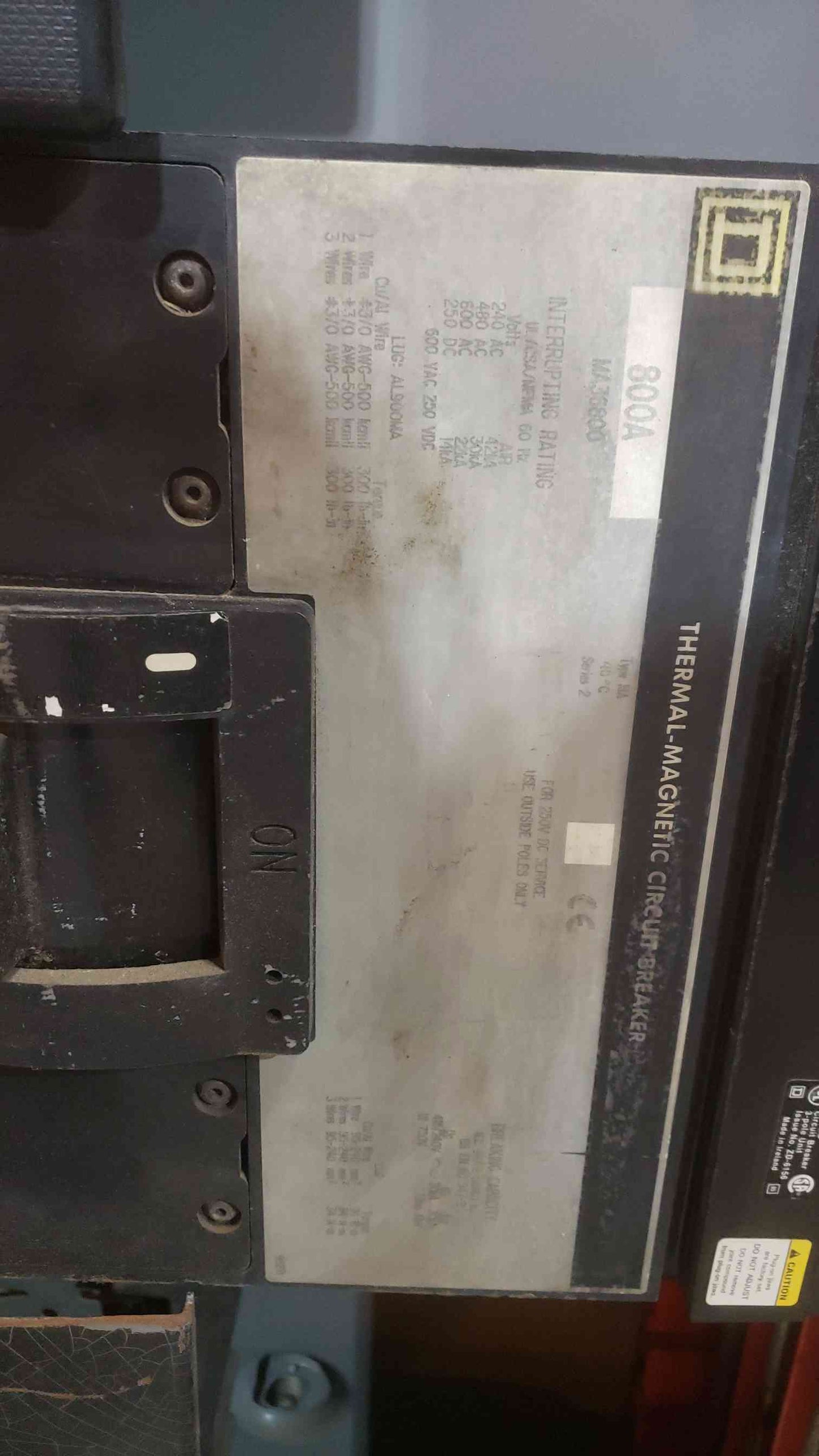 SQUARE D 1000A 277/480V Power-Style Breaker Switchboard Missing Side Covers 1 Main & 3 Dist Breakers (SKU: 111254)