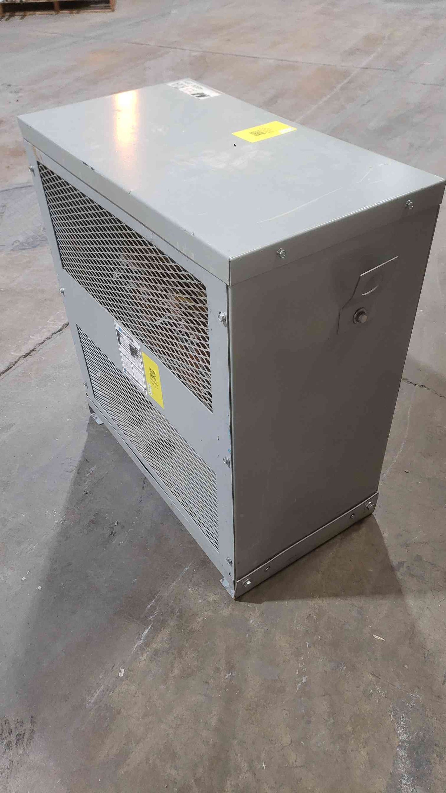 75KVA MagneTek 480v x 208Y/120v Transformer 5H3-75BR-3C (SKU: 112179)
