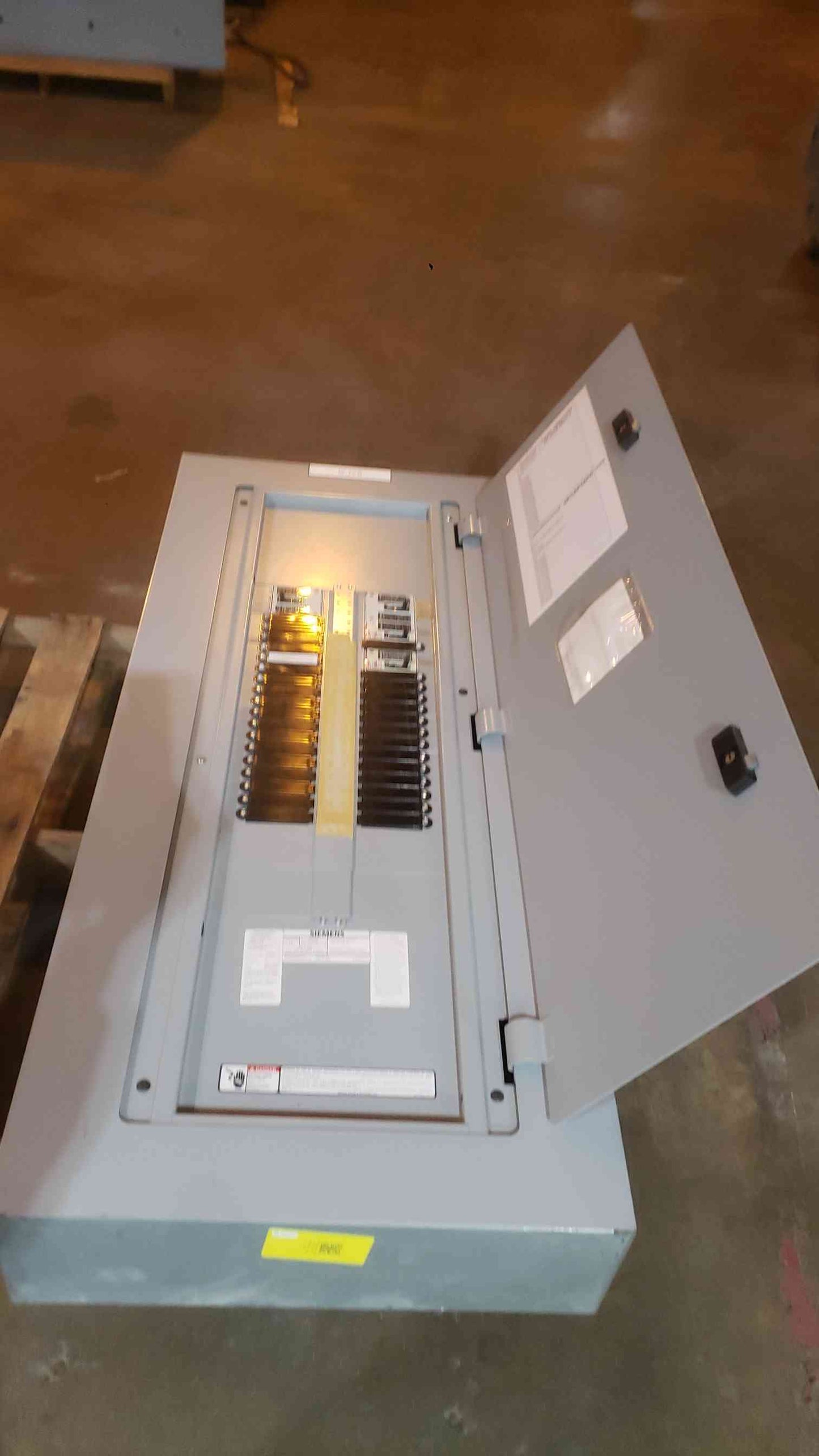 Siemens P3 Panelboard 250A 480V 3PH 3W P3F56ML250ABS w/ HEB3B125 HEB3B020 Breakers (SKU: 112766)
