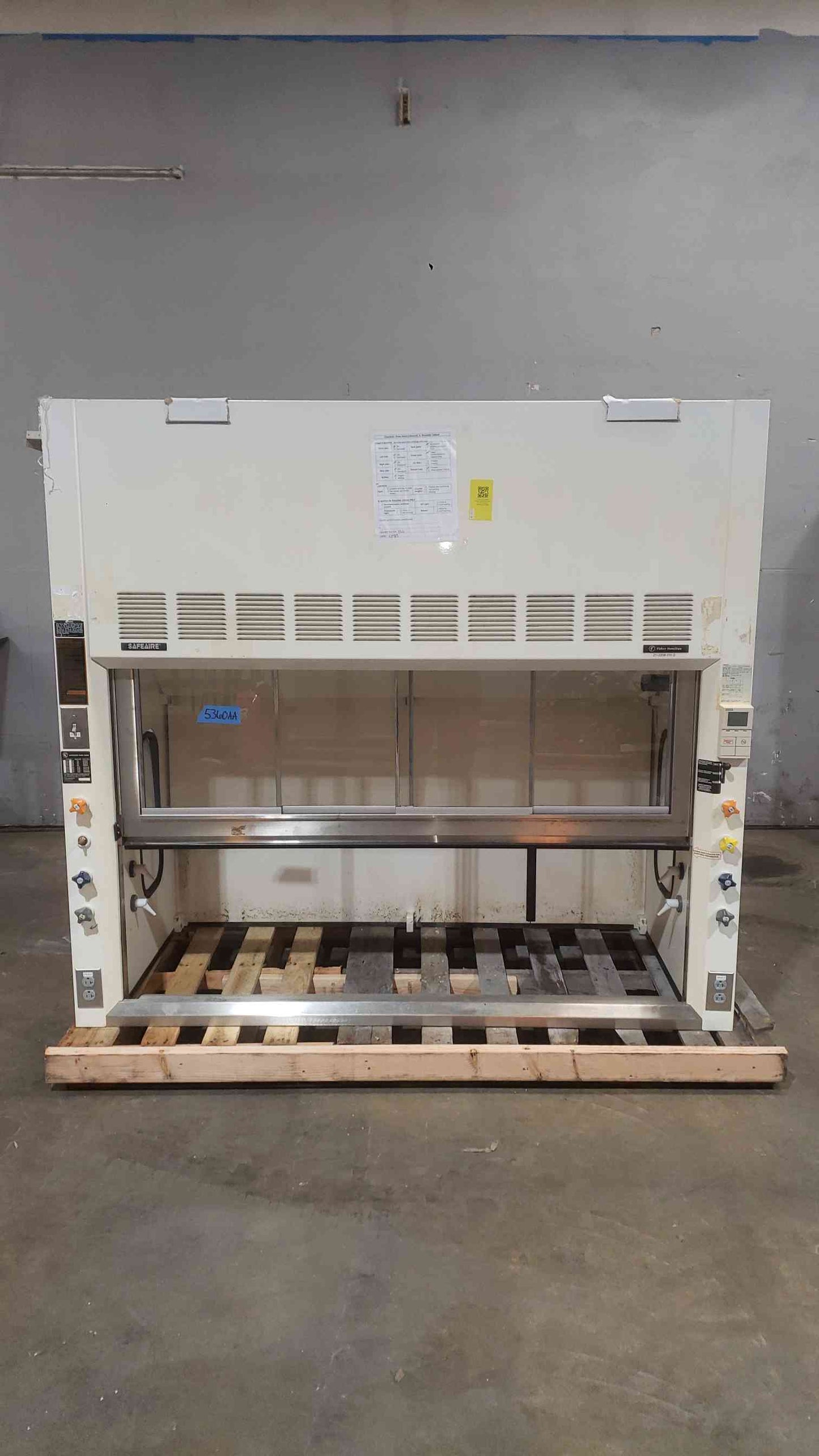 6' SafeAire Fisher Hamilton Fume Hood Ducted w/ Benches (5360AA)