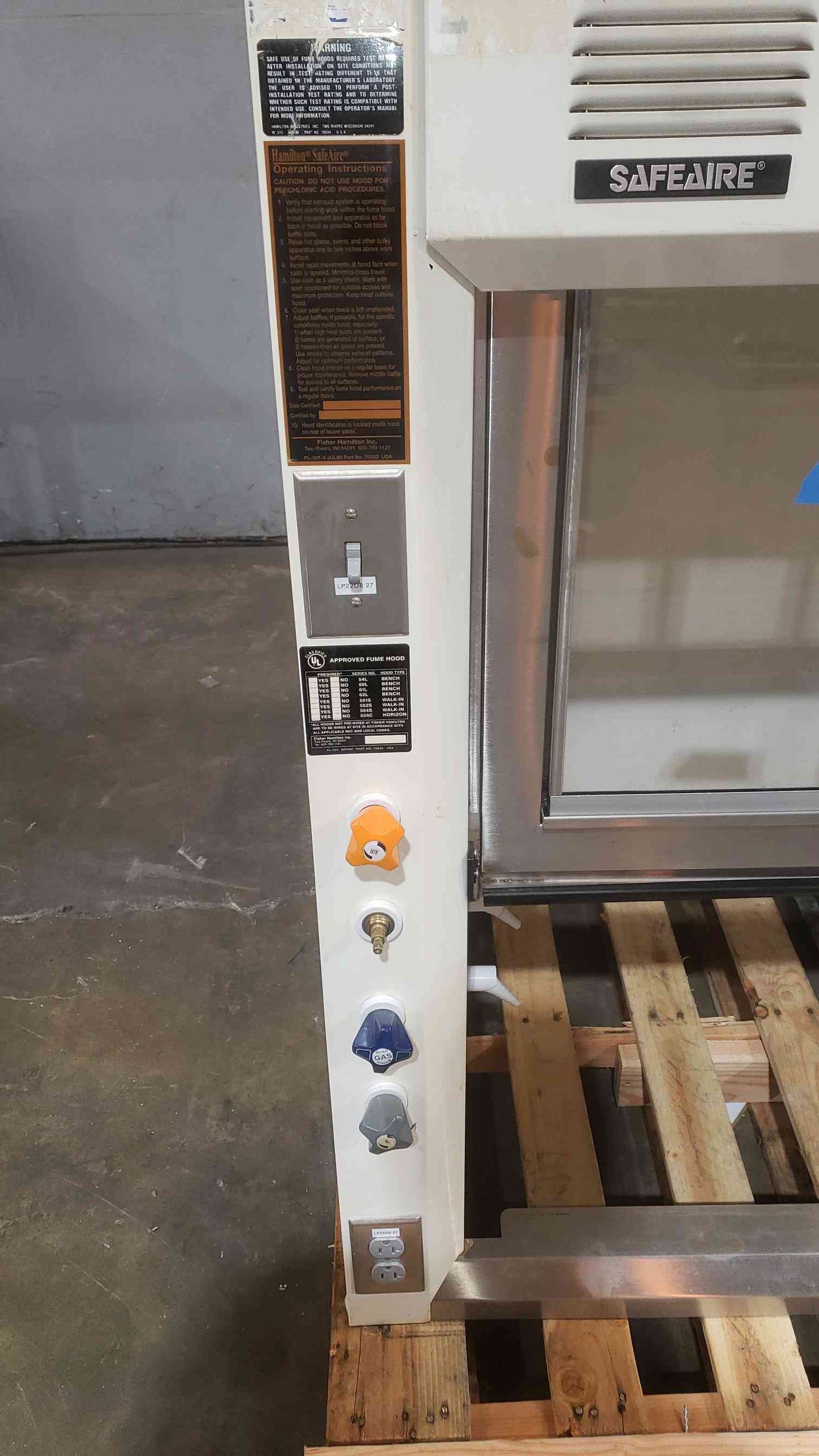 6' SafeAire Fisher Hamilton Fume Hood Ducted w/ Benches (5360AA)