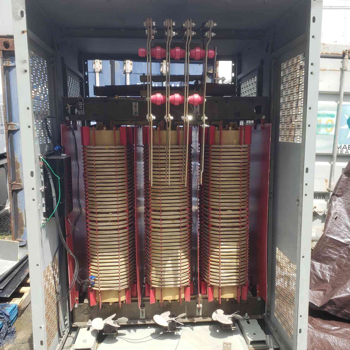 Westinghouse 1000 kVA Substation Transformer 13.8kV to 480V 2000A Switchboard Panel