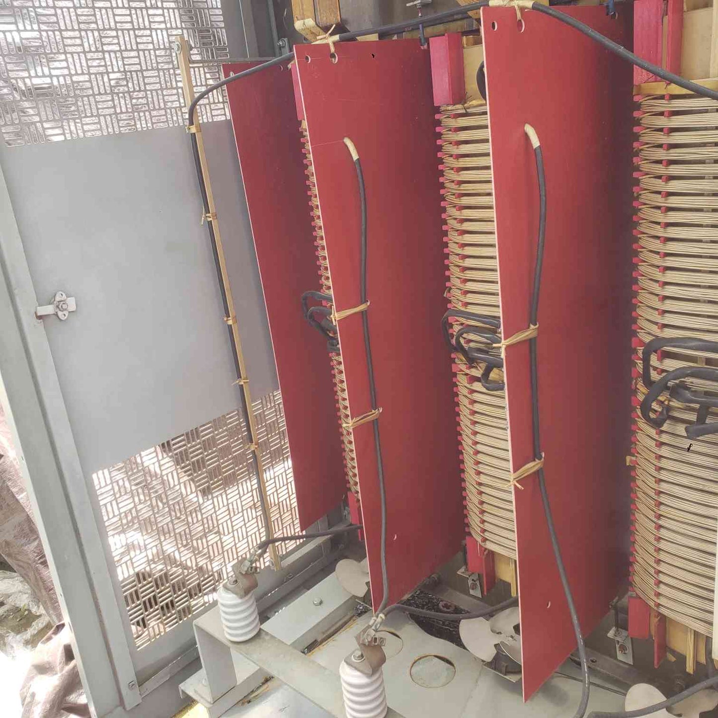 Westinghouse 1000 kVA Substation Transformer 13.8kV to 480V 2000A Switchboard Panel