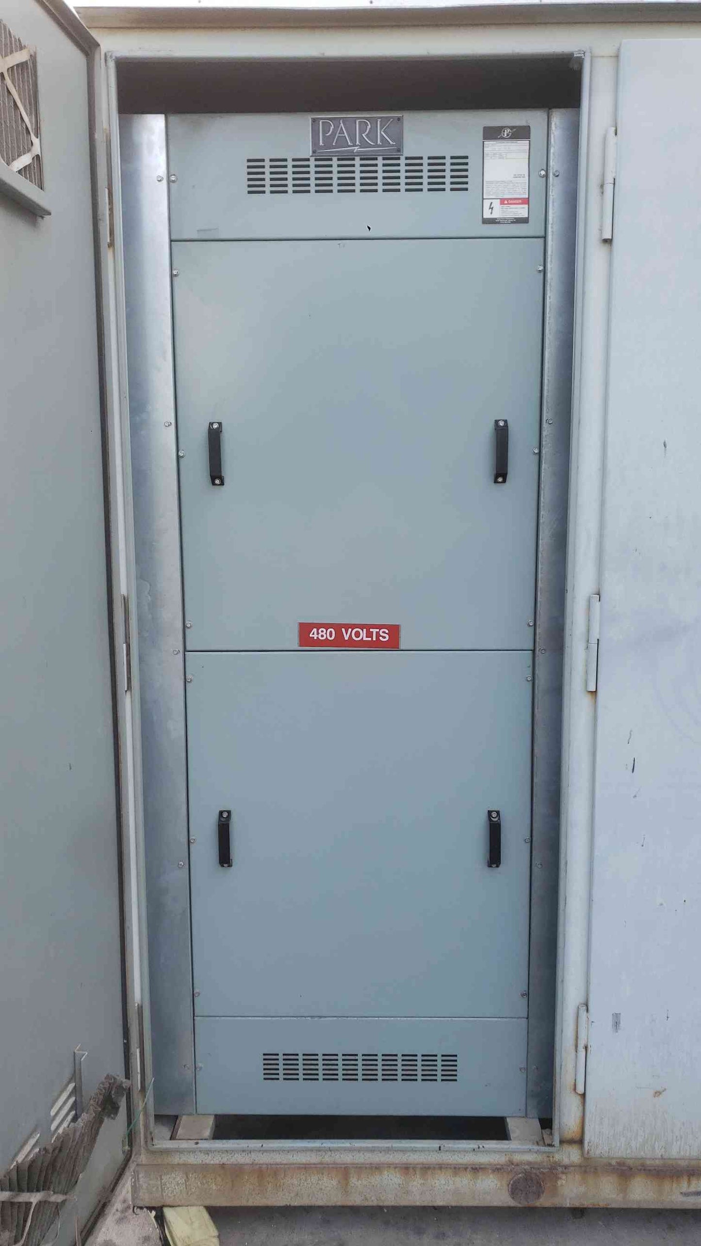 Park Power 1600A 480V 3PH Outdoor NEMA Switchboard Boltswitch VLB349 V7H3606