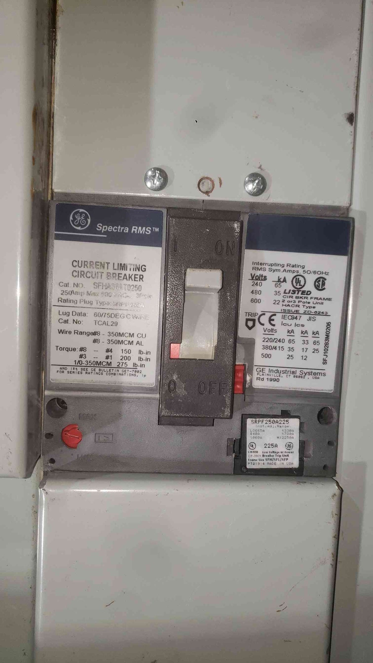 GE 1200A AV-Line Switchboard Panelboard 208V 3 Phase Lot with 5x GE 3-Pole Breakers