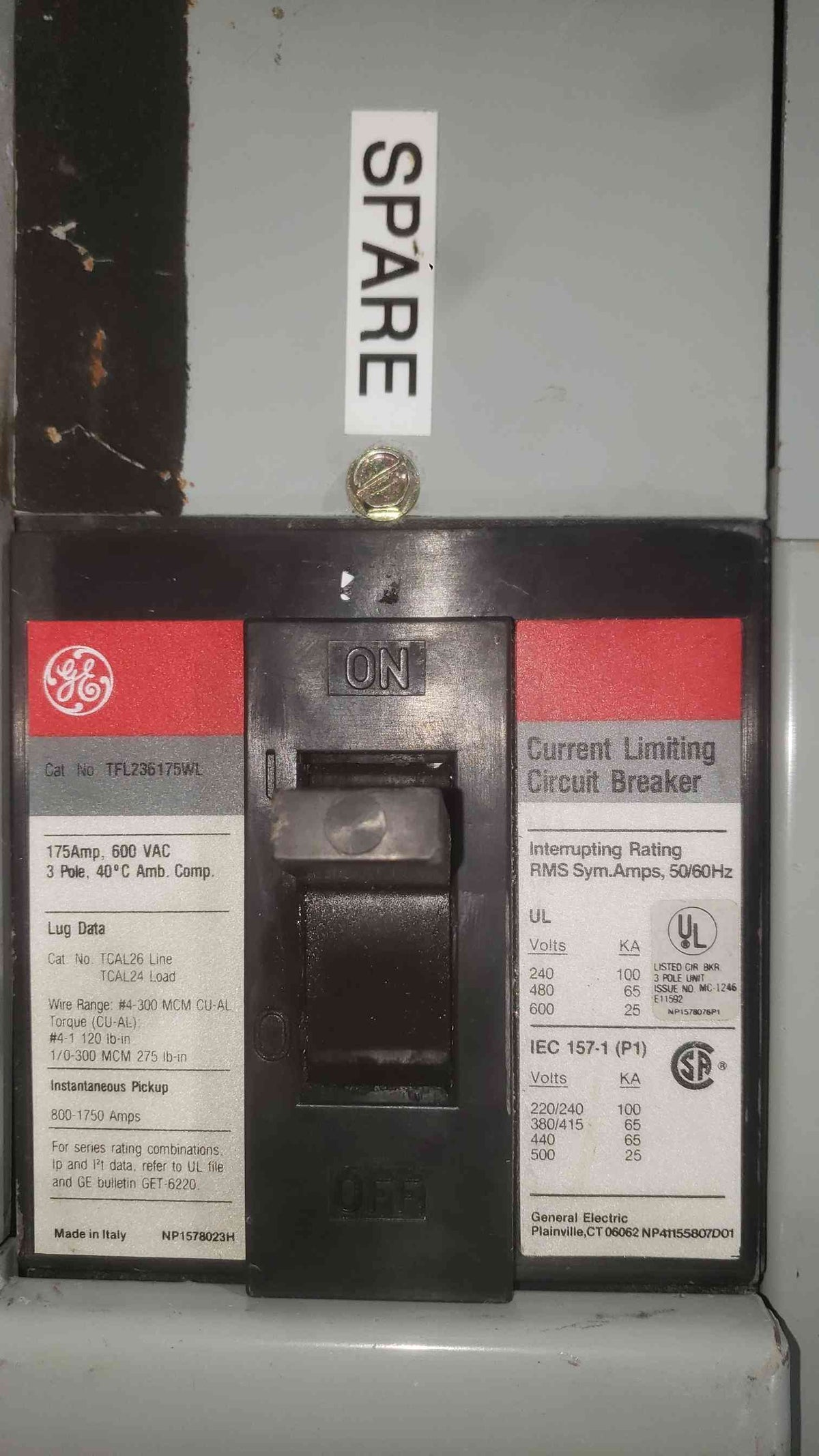 GE 1200A AV-Line Switchboard Panelboard 208V 3 Phase Lot with 5x GE 3-Pole Breakers