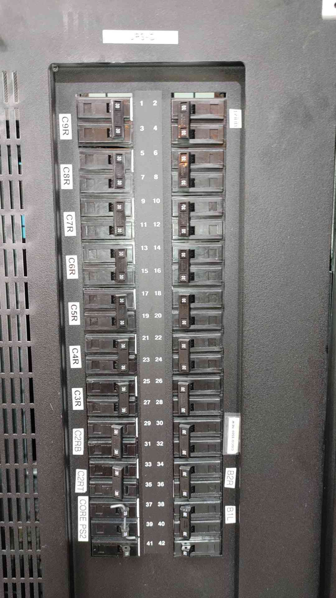 Eaton Powerware 300 kVA Data Center PDU PDU243594-001 Hammond 480V 208V Transformer