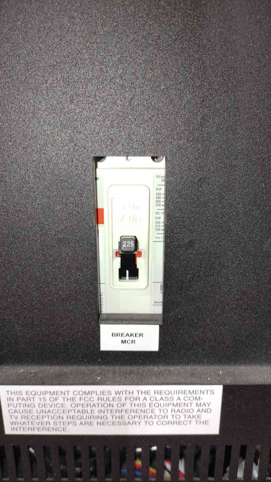 Eaton Powerware 300 kVA Data Center PDU PDU243594-001 Hammond 480V 208V Transformer