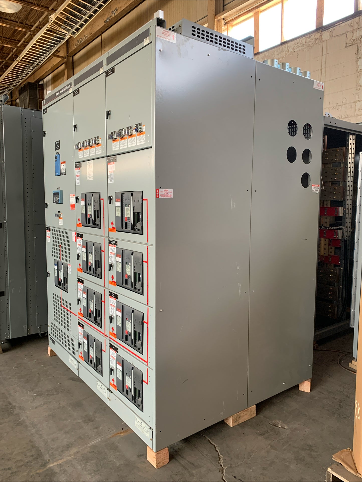 GE Power Break II Switchboard 4000A 480V 3PH Populated 9x Circuit Breaker Lineup