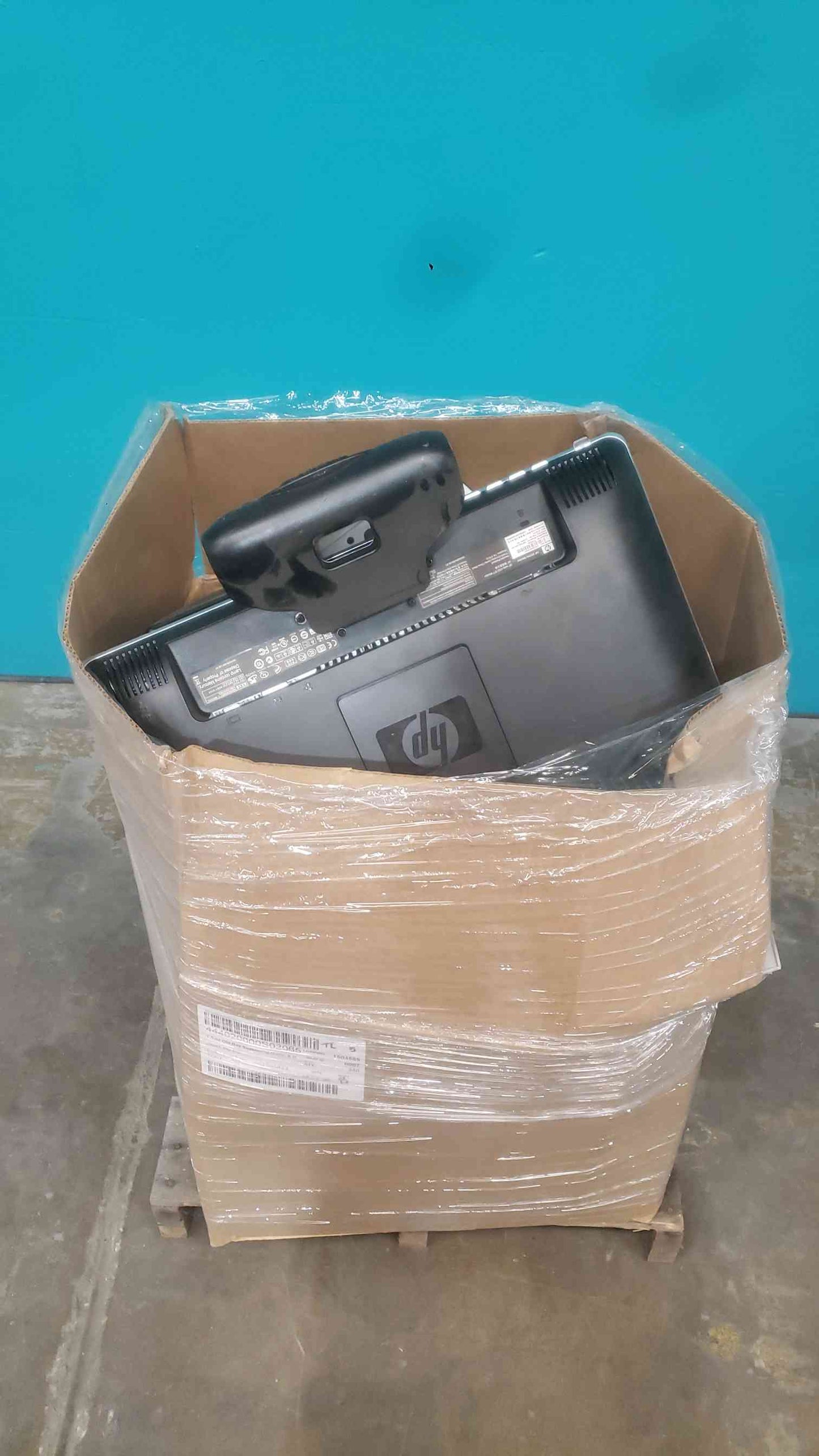 Lot Of 12 Computer Monitors (SKU: 113910)