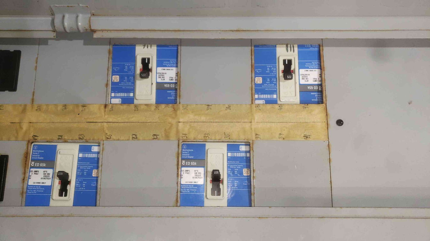 Cutler-Hammer 600A 208/120 3PH 4W Panelboard (SKU: 113921)