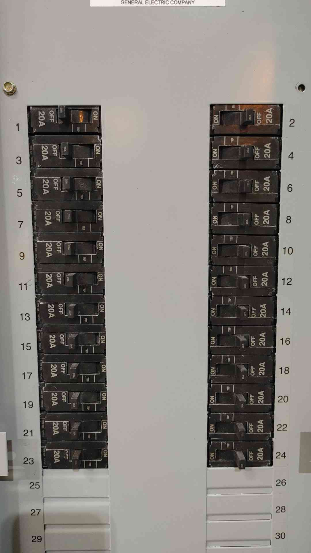 GE 3 Phase 480V 225A Panelboard Door in Door Load Center W/ 24x 20A Bolt Breakers