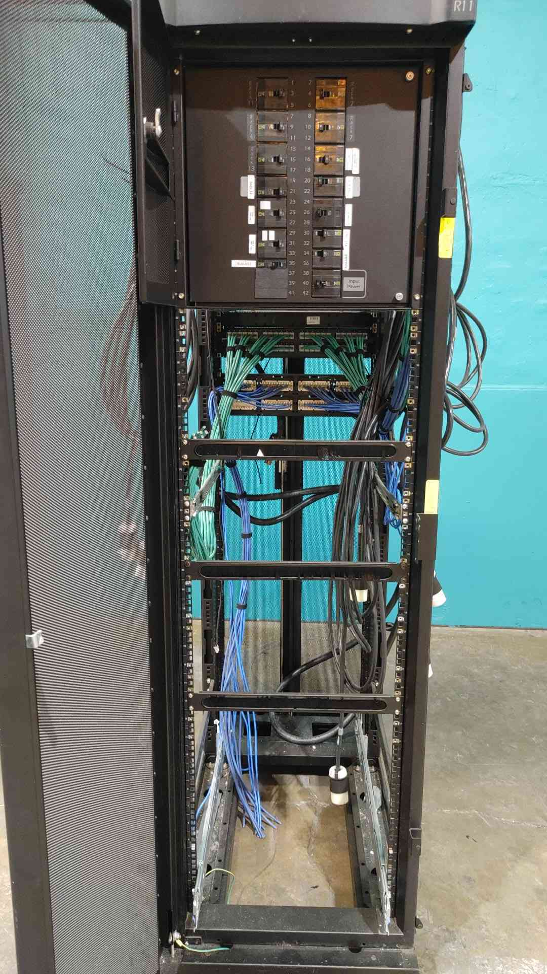 APC NetShelter VX 42U Rack w/ 29kVA Power Distribution Unit PDU 0G-PDRDP-F-13-X