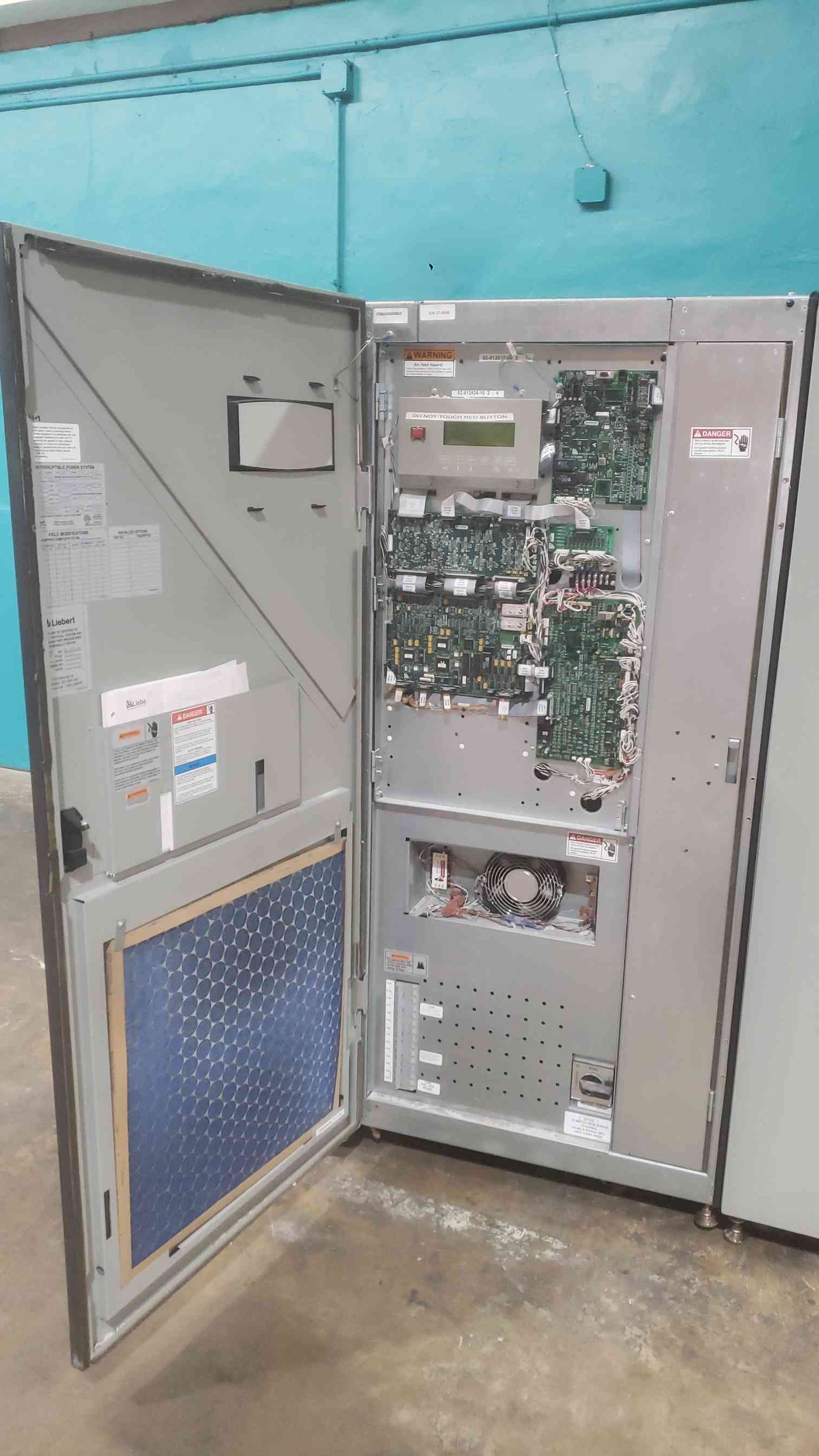Liebert Npower 50kVA 3 Phase UPS Cabinet 208V 37SA050C0C6BA12 Merlin Gerin Lot
