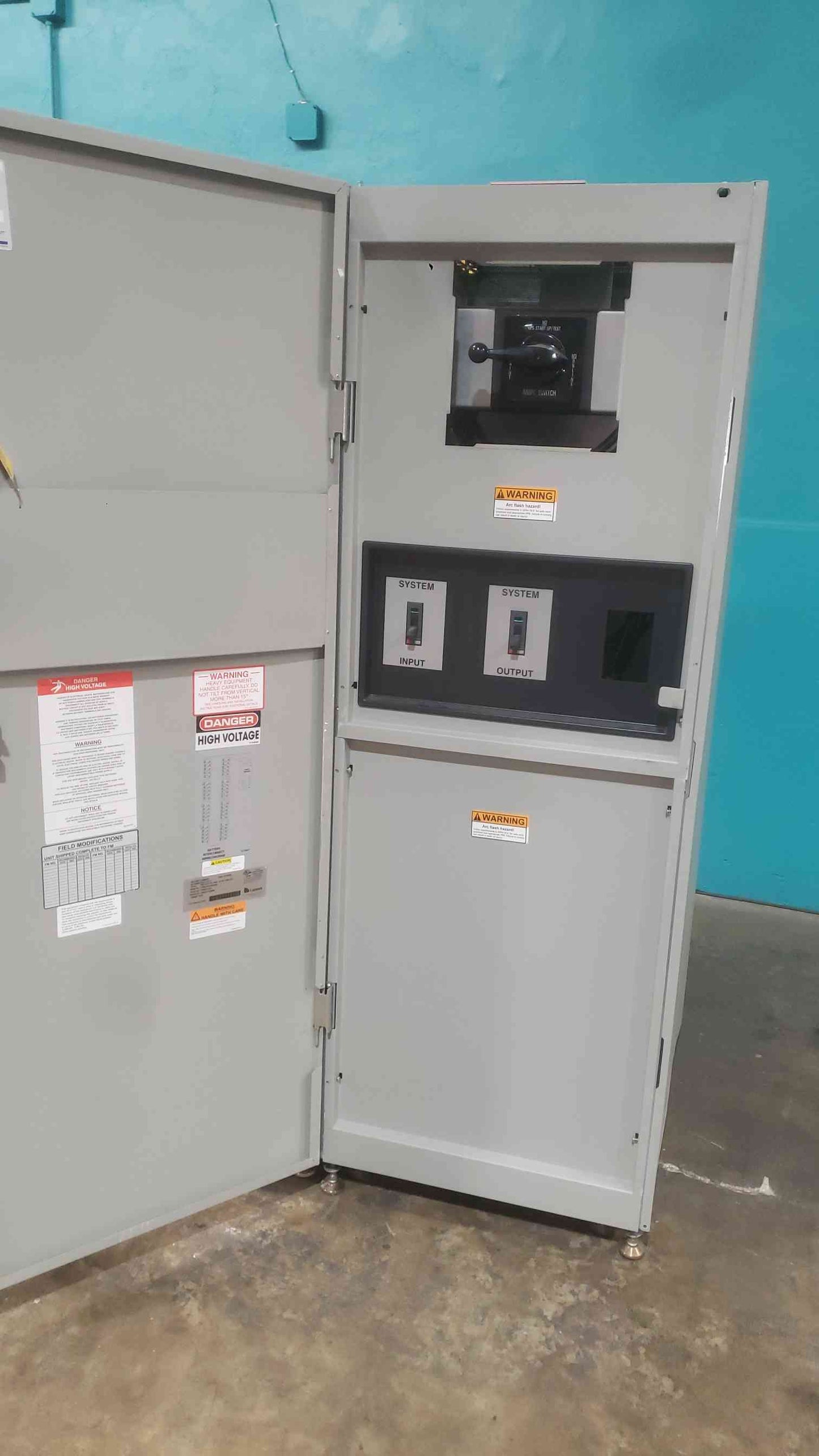 Liebert Npower 50kVA 3 Phase UPS Cabinet 208V 37SA050C0C6BA12 Merlin Gerin Lot