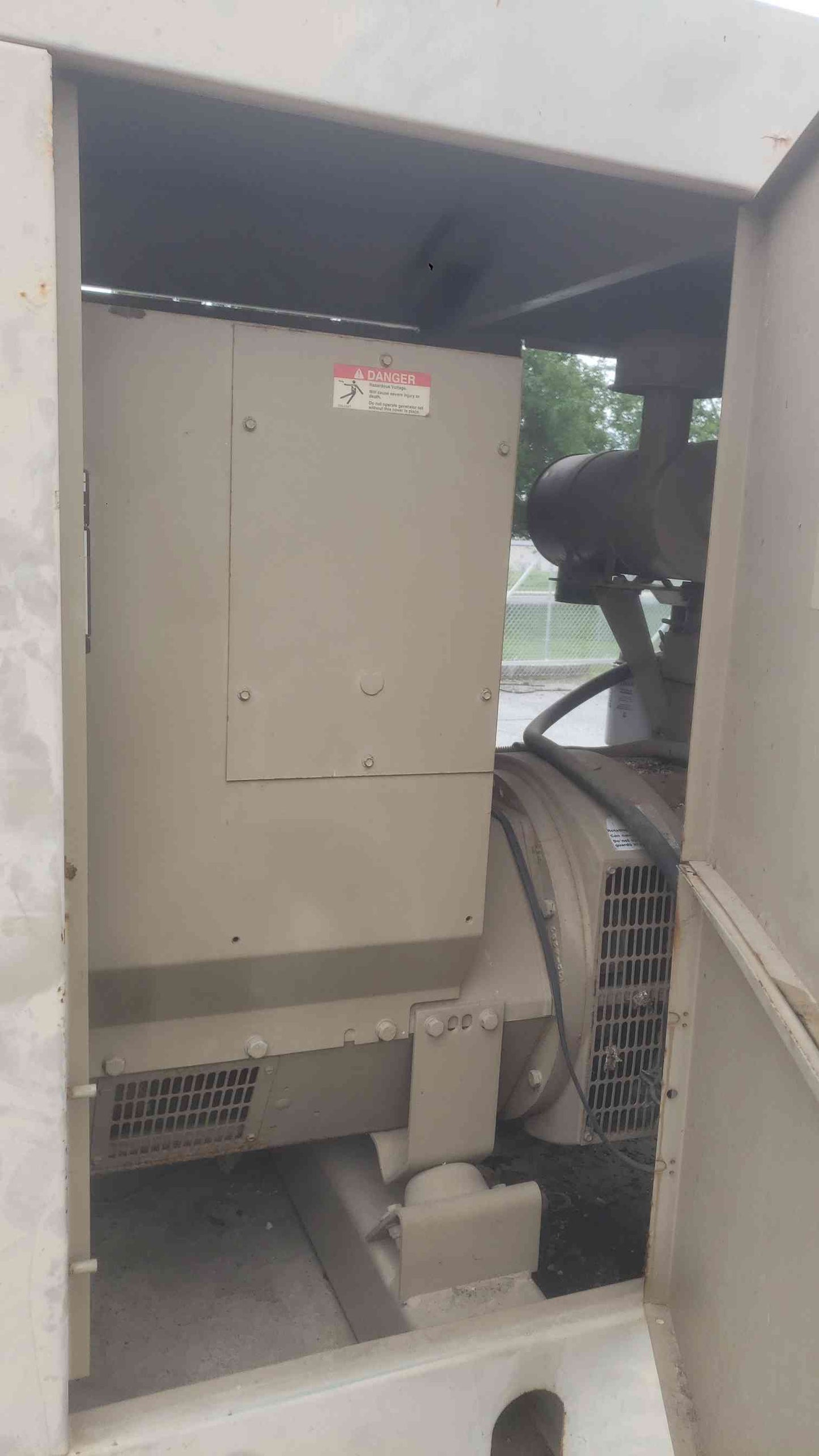 Cummins Onan 50kW Diesel Generator 50DGCA 4BT 3.9L Enclosed 150 Gal Tank 983 Hrs