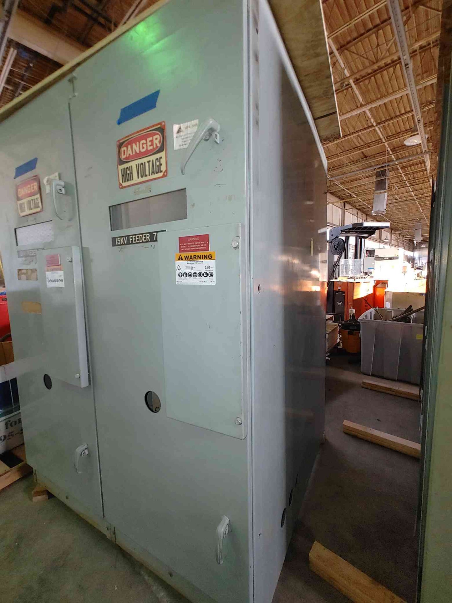 Westinghouse WLI 15kV 600A Load Interrupter Switchgear Lineup 15 kV 2 Bay